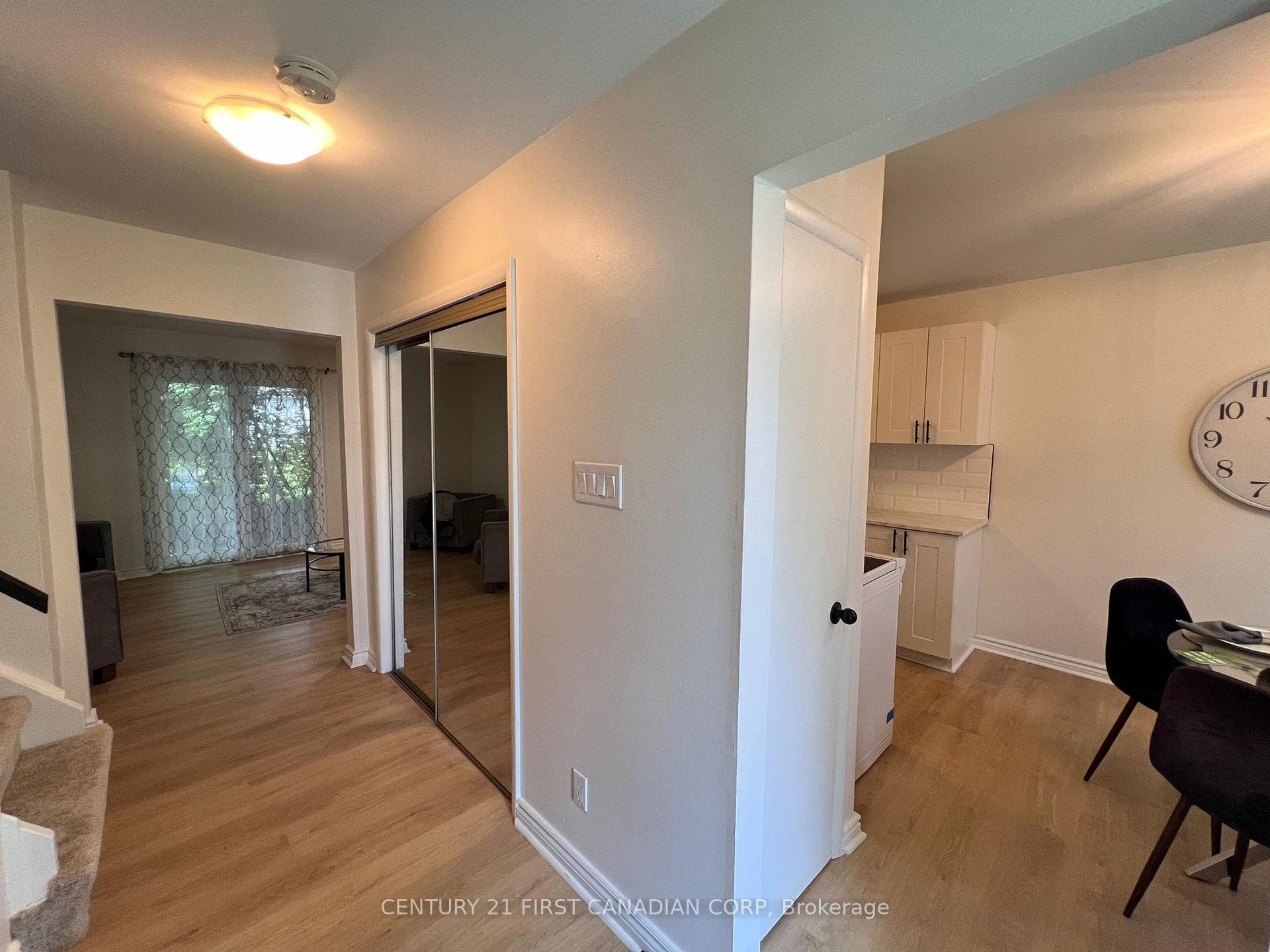 189 Boullee Street Unit 18 photo 5