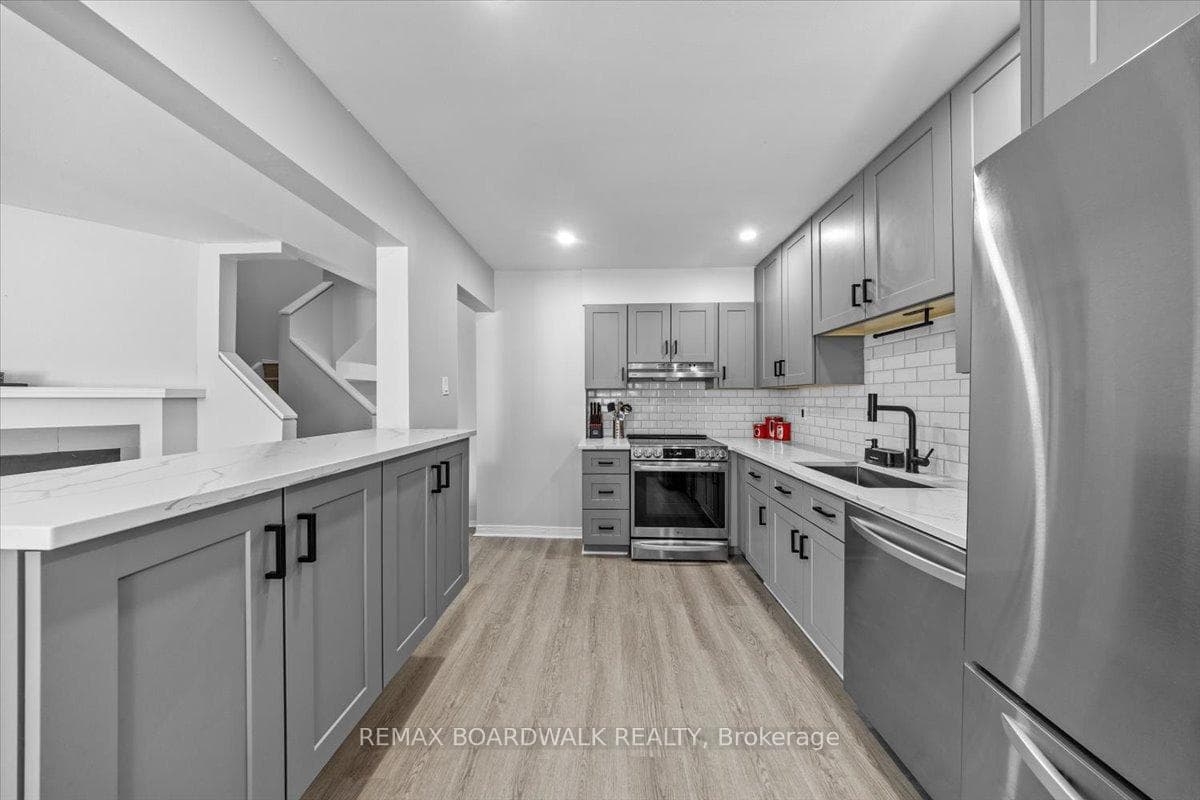 294 Valade Crescent photo 10
