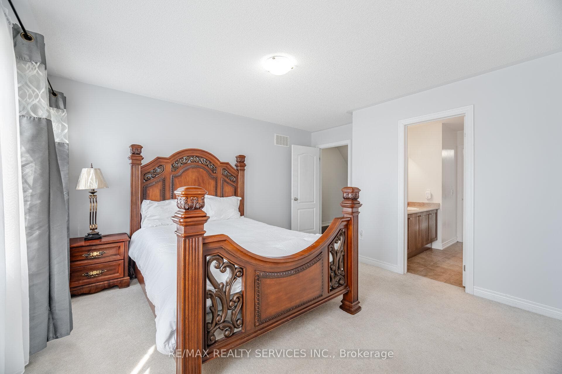 210 Learmont Avenue photo 28