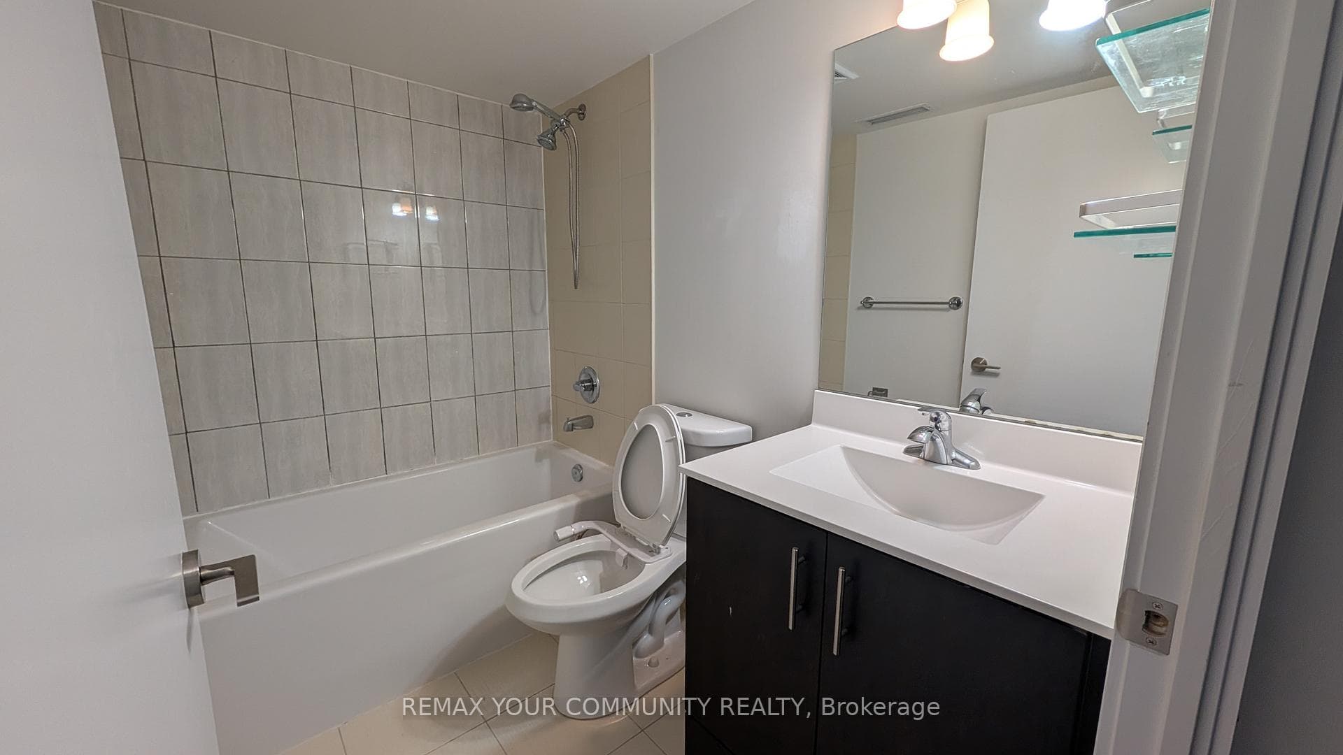 255 Village Green Square Unit 1307 photo 11