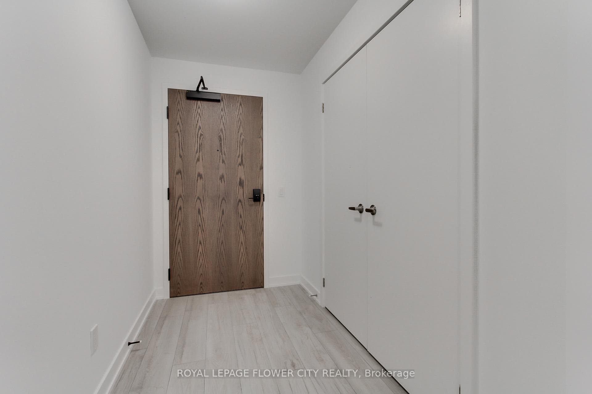 1035 Southdown Road Unit 1201 photo 5
