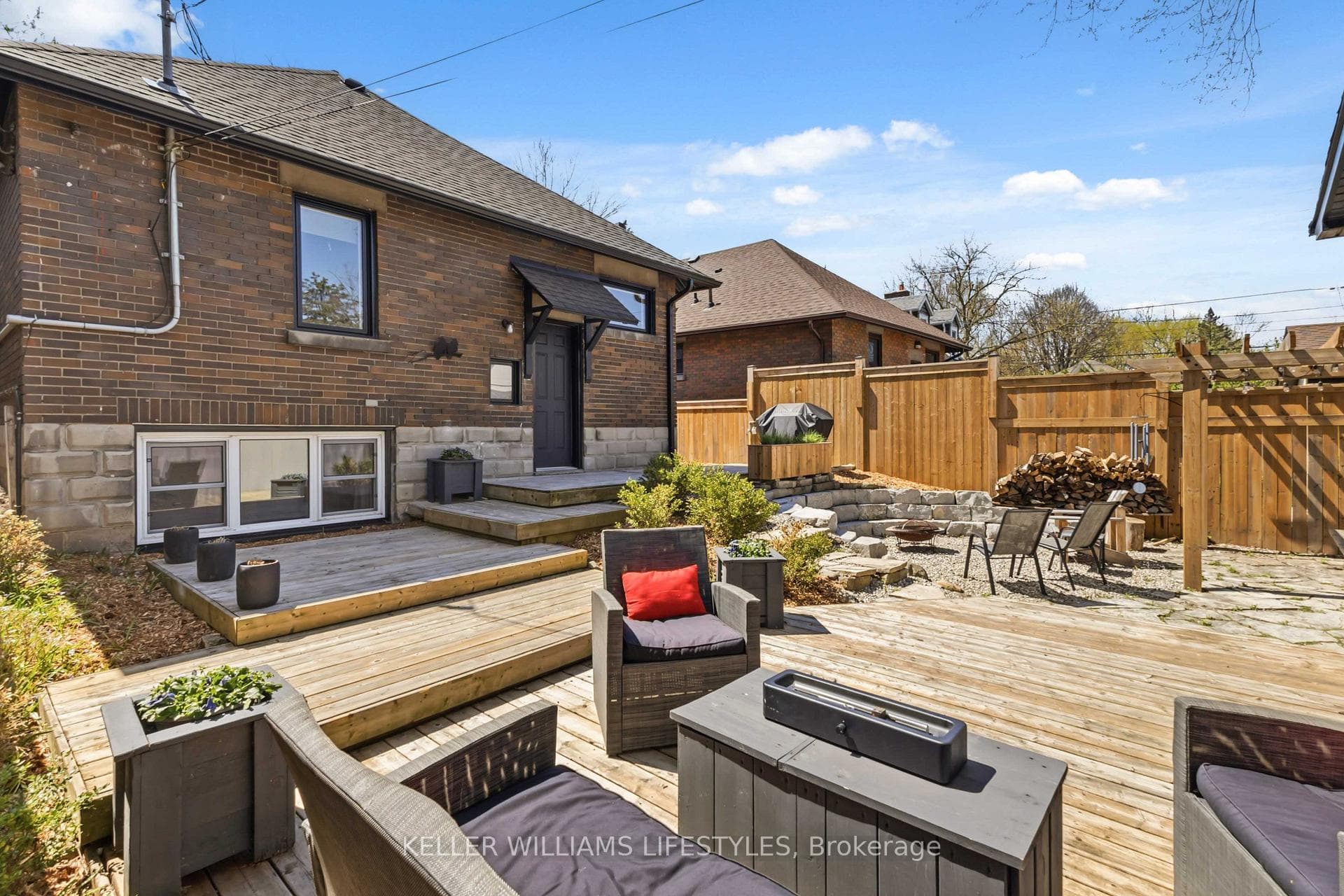 6 Windsor Crescent photo 36