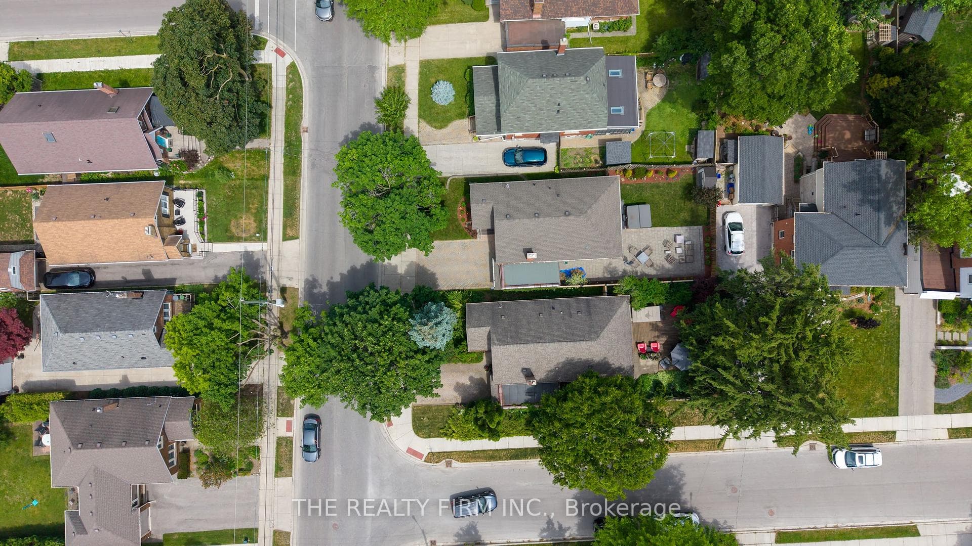252 Edward Street photo 39