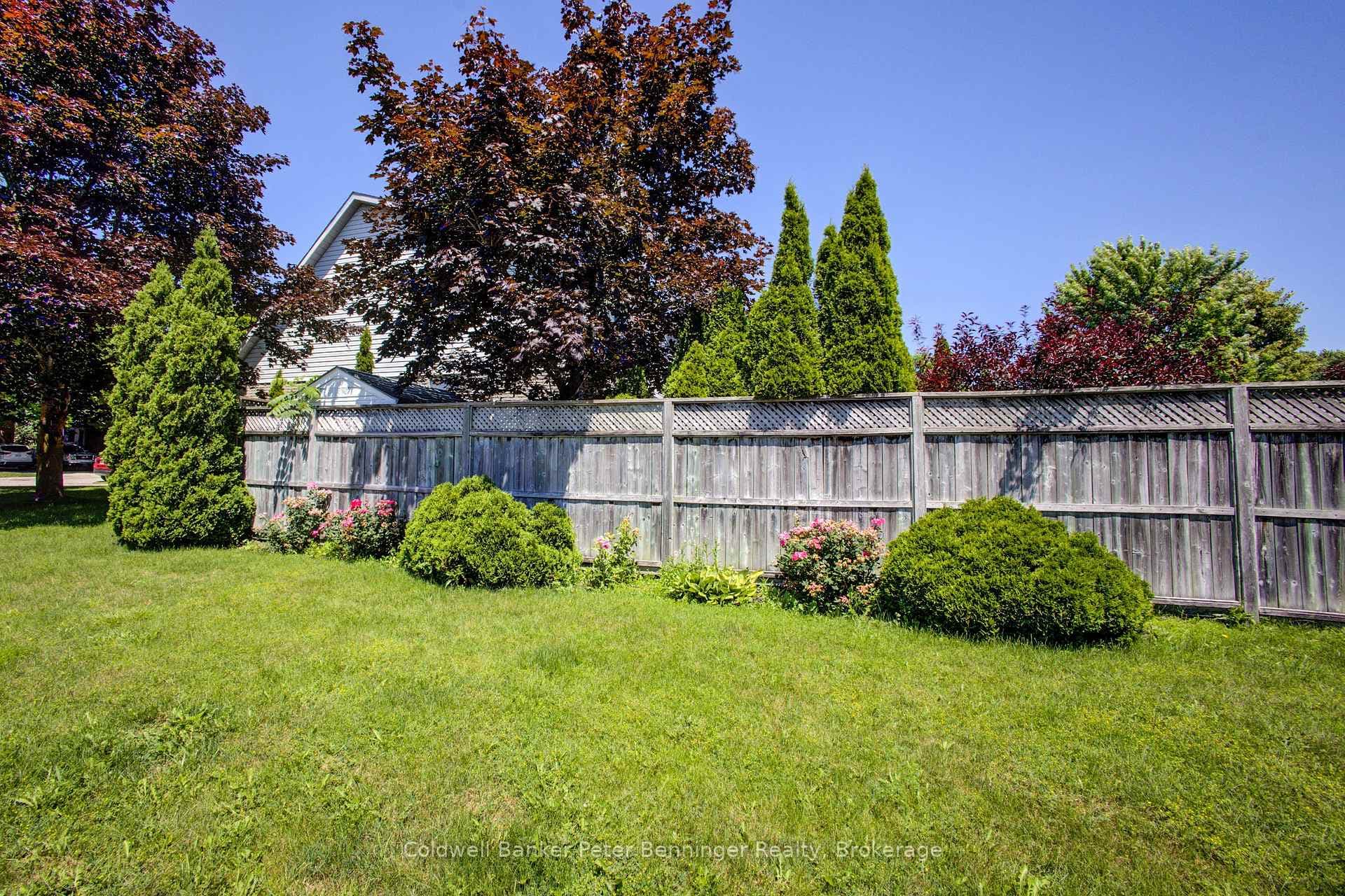737 Mackendrick Drive photo 35