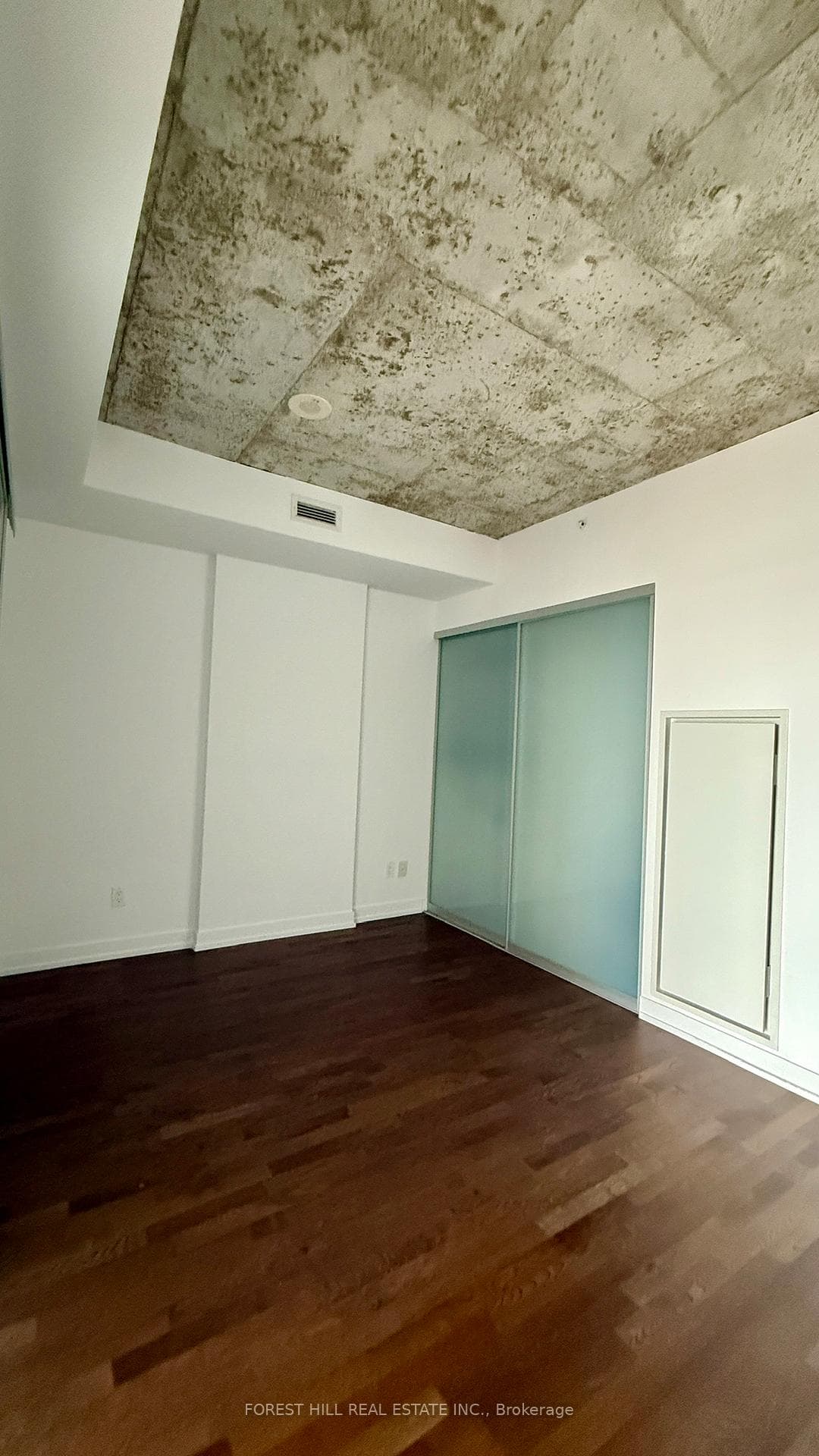 461 Adelaide Street Unit 1020 photo 12