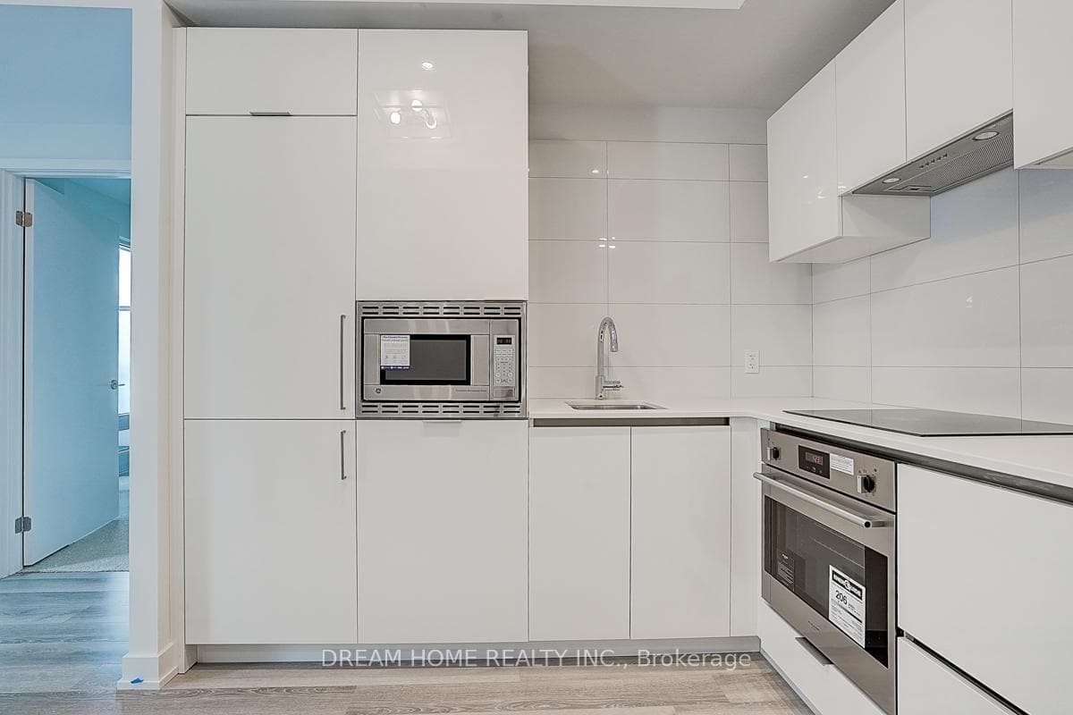 238 Simcoe Street Unit 2205 photo 22