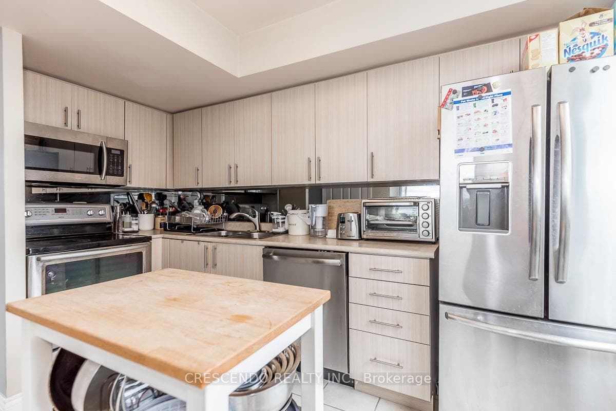 30 Harrison Garden Boulevard Unit 902 photo 17