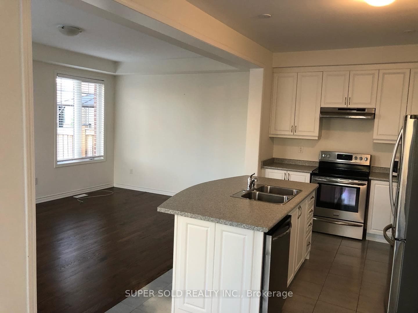 474 Grey Landing Drive photo 3