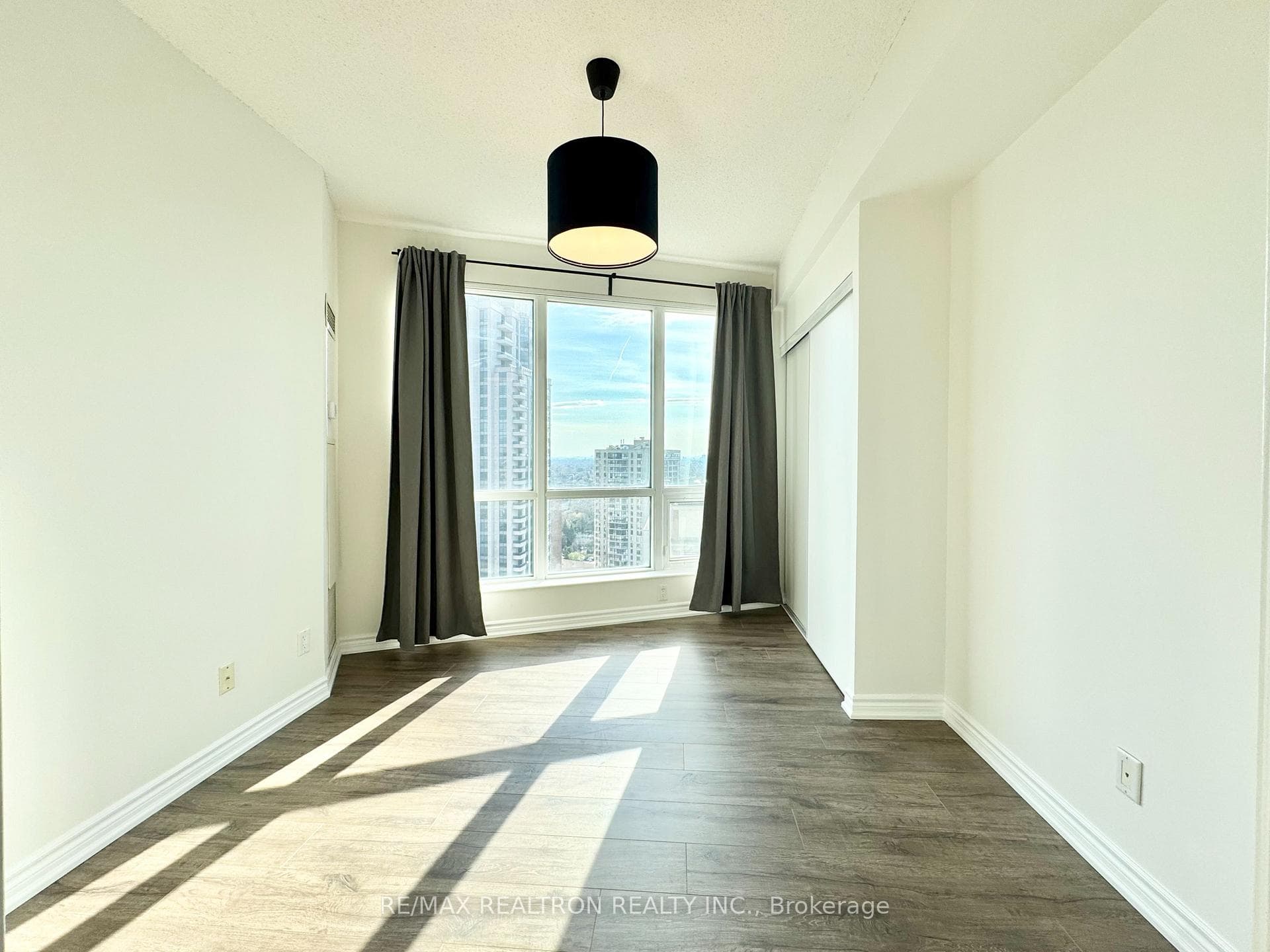 60 Byng Avenue Unit 1811 photo 23