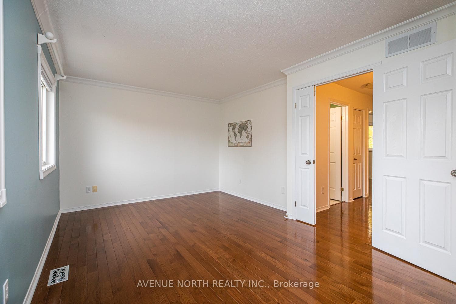 497 Lawler Crescent photo 18