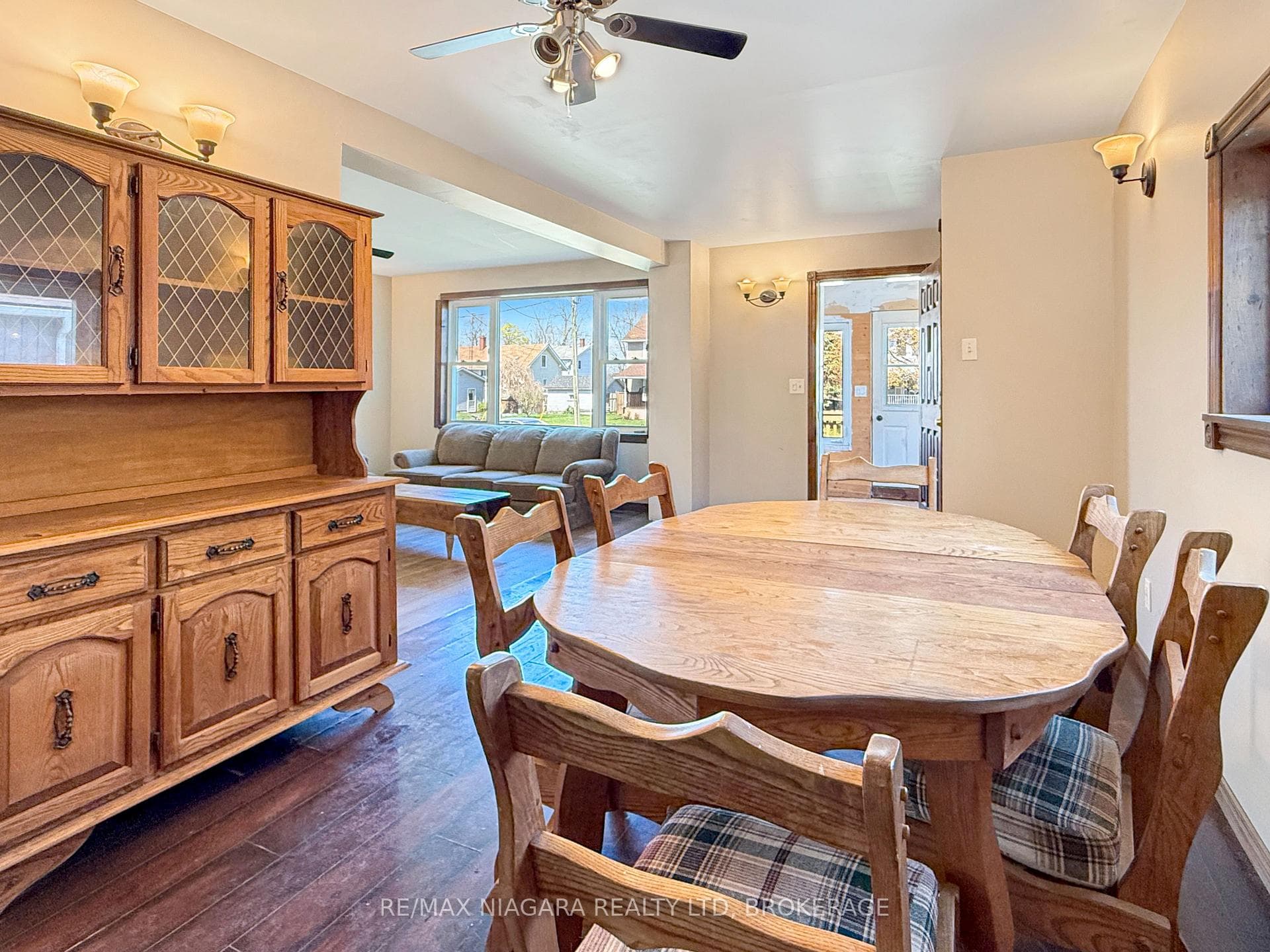 351 Brock Street photo 6