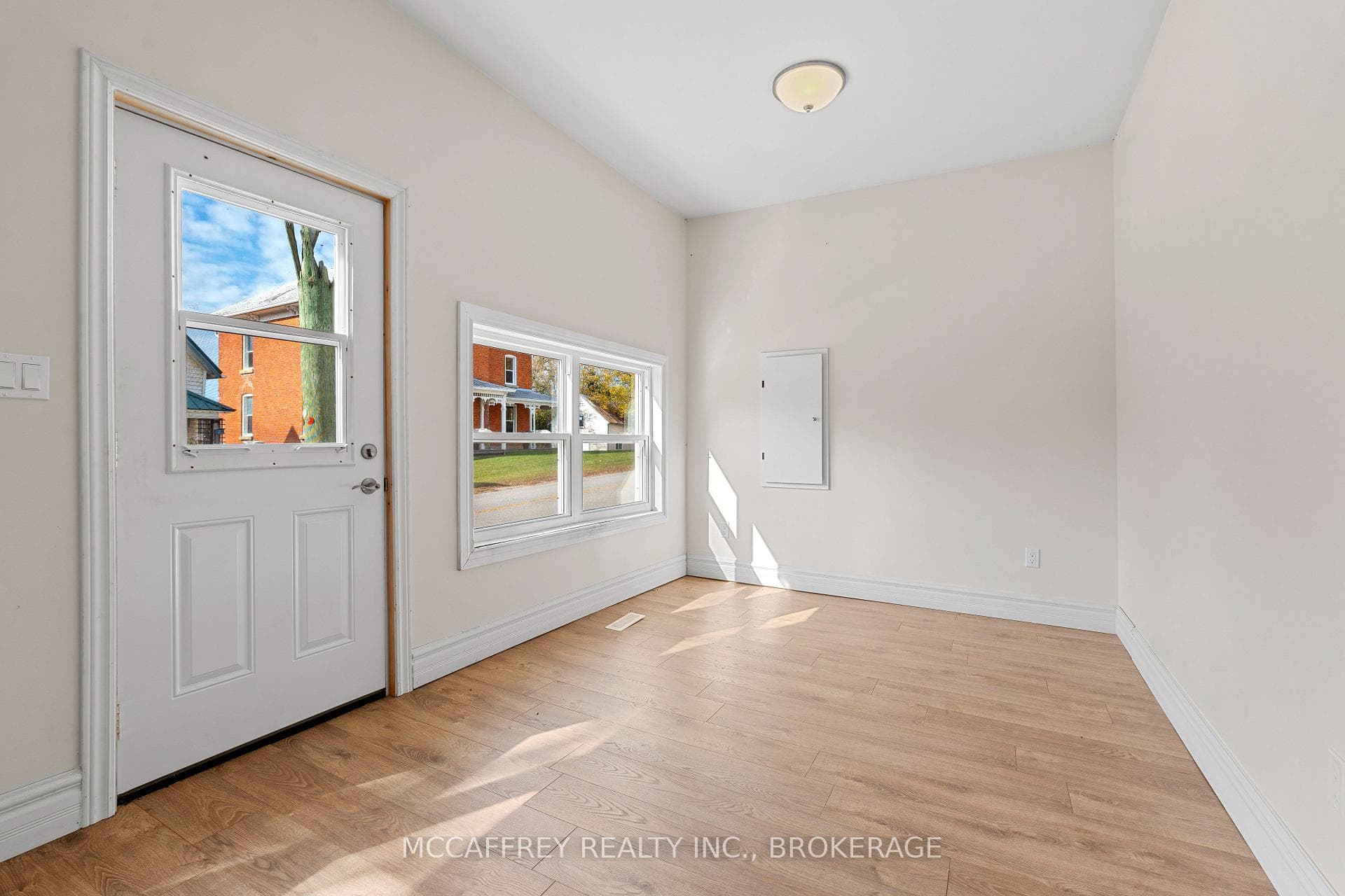 19 KINGSTON Street photo 4