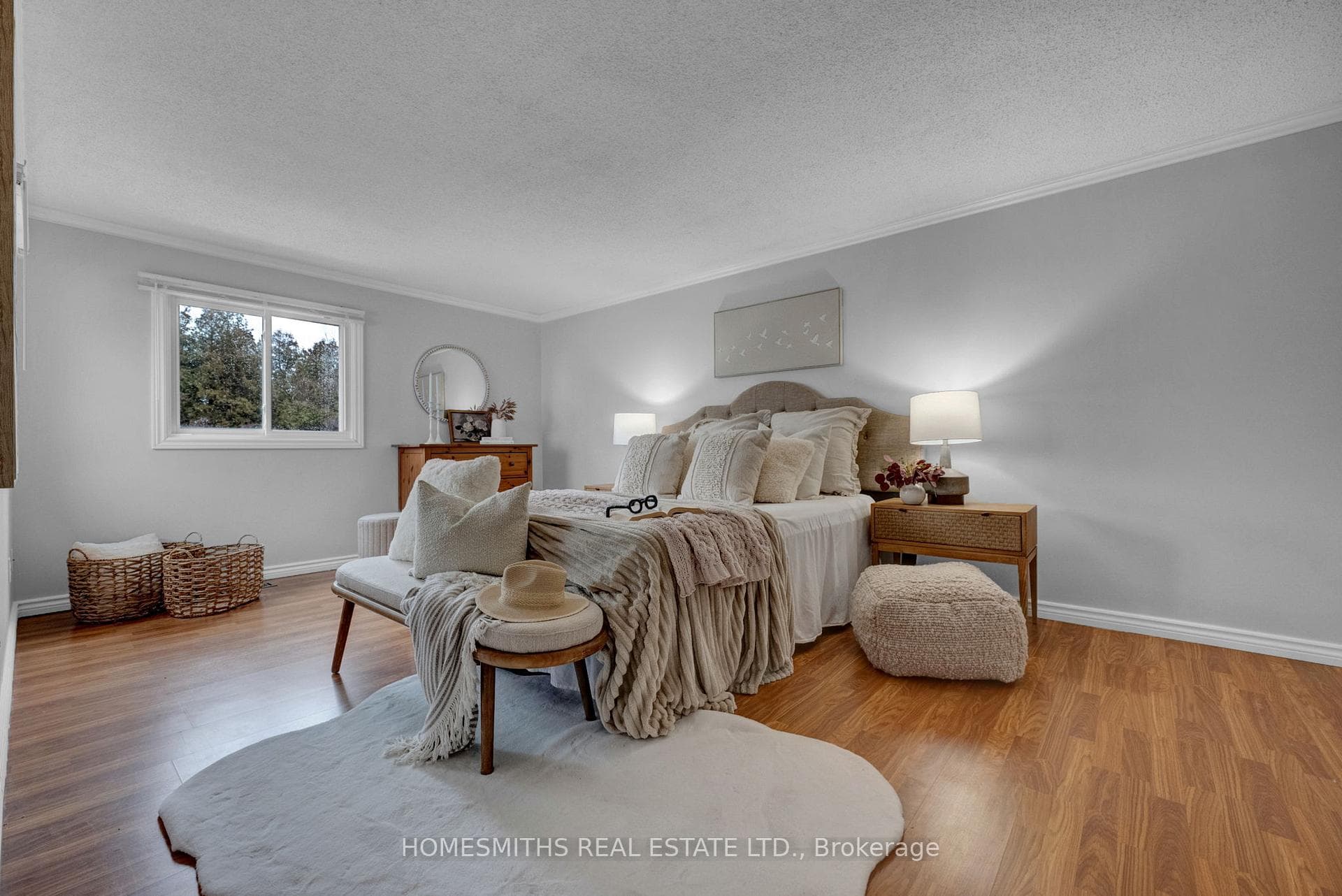 787 Bennett Crescent photo 18