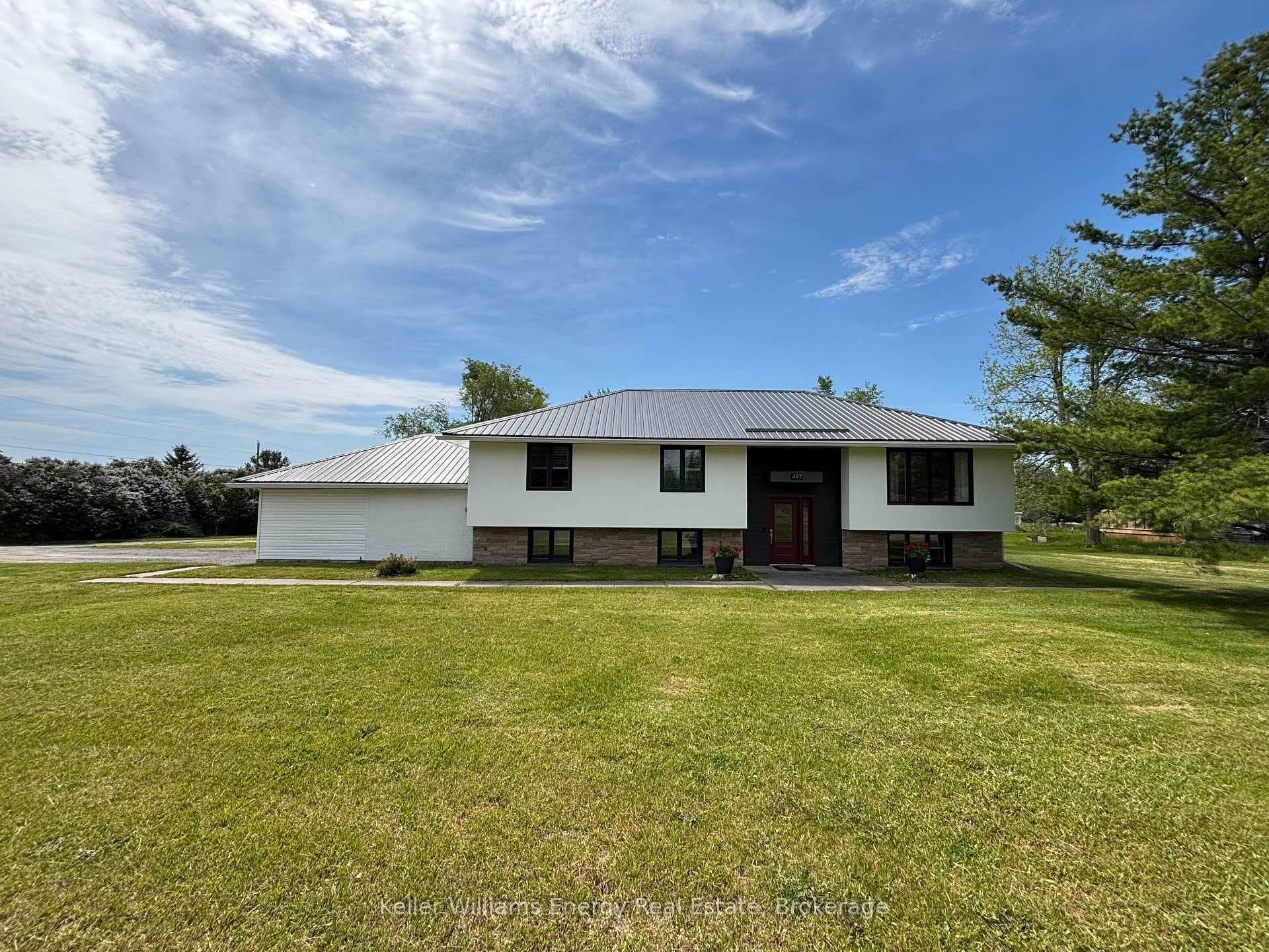497 Wellington Main Street photo 2