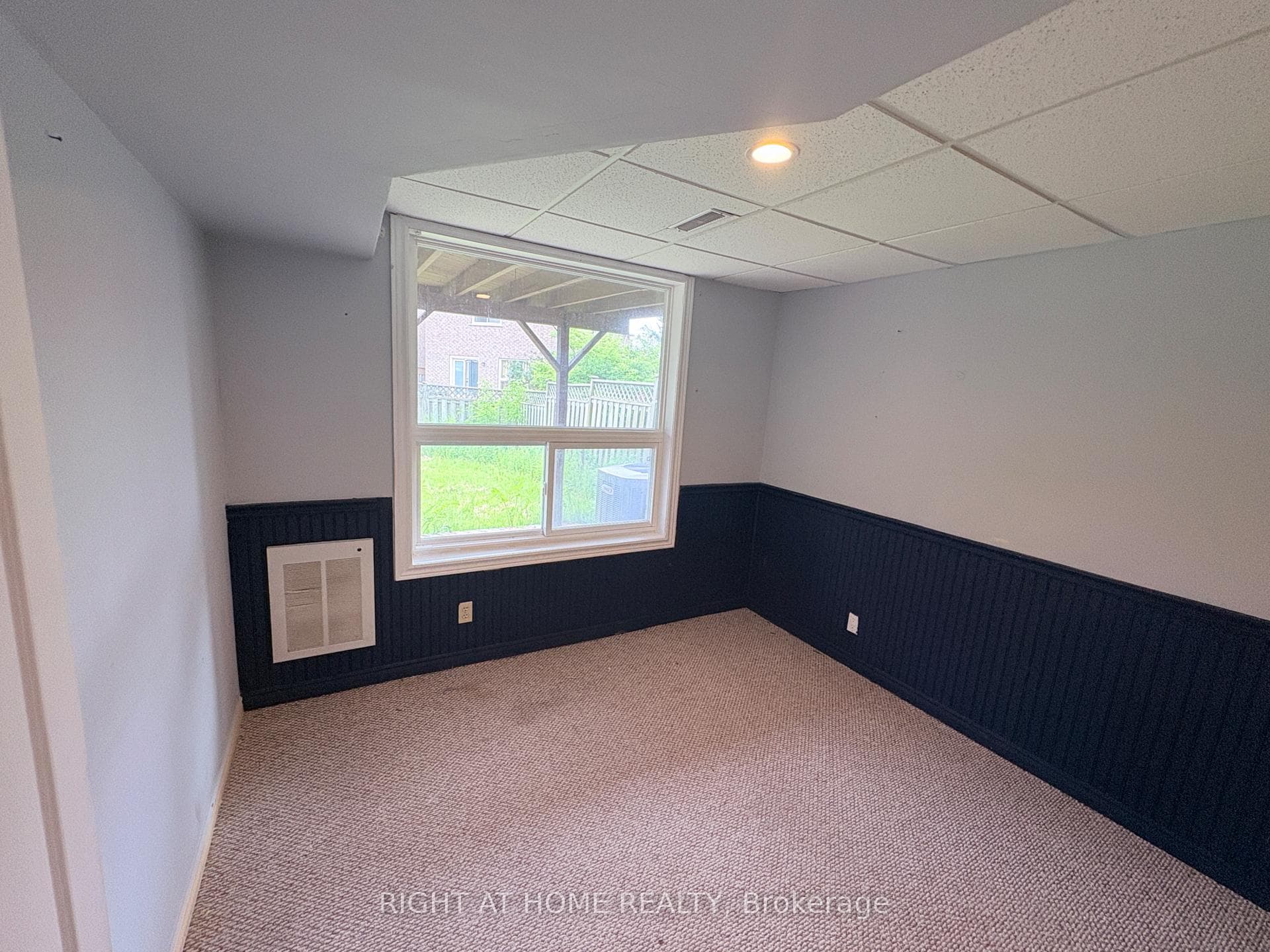47 Hewitt Crescent photo 34