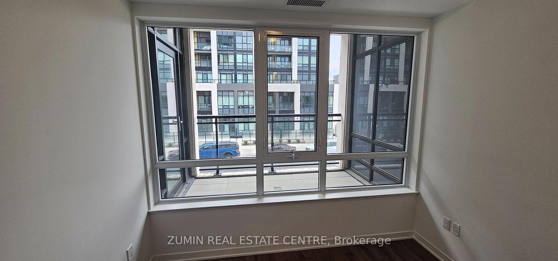 395 Dundas Street Unit 228 photo 13
