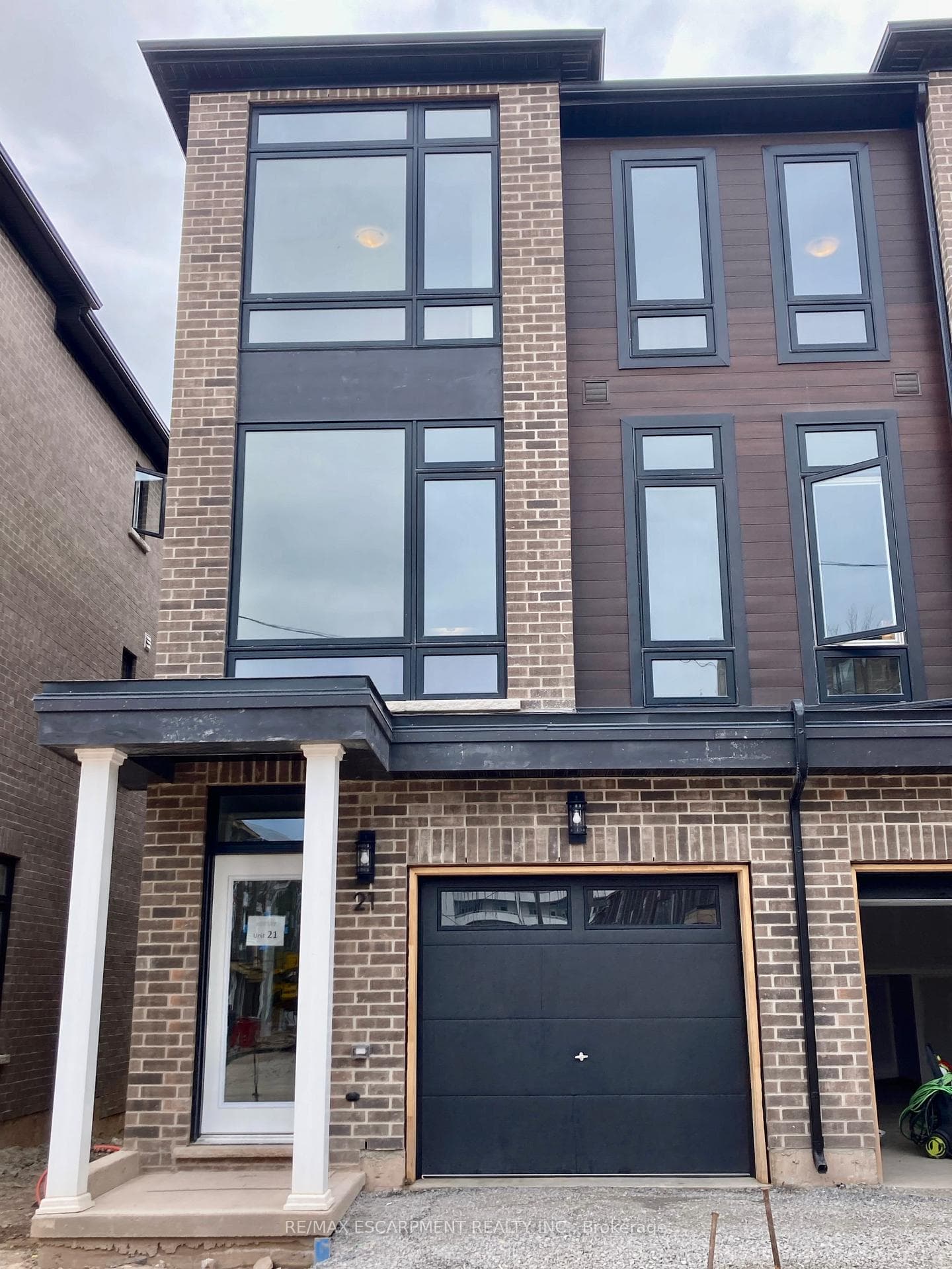 270 Melvin Avenue Unit 21 photo 1
