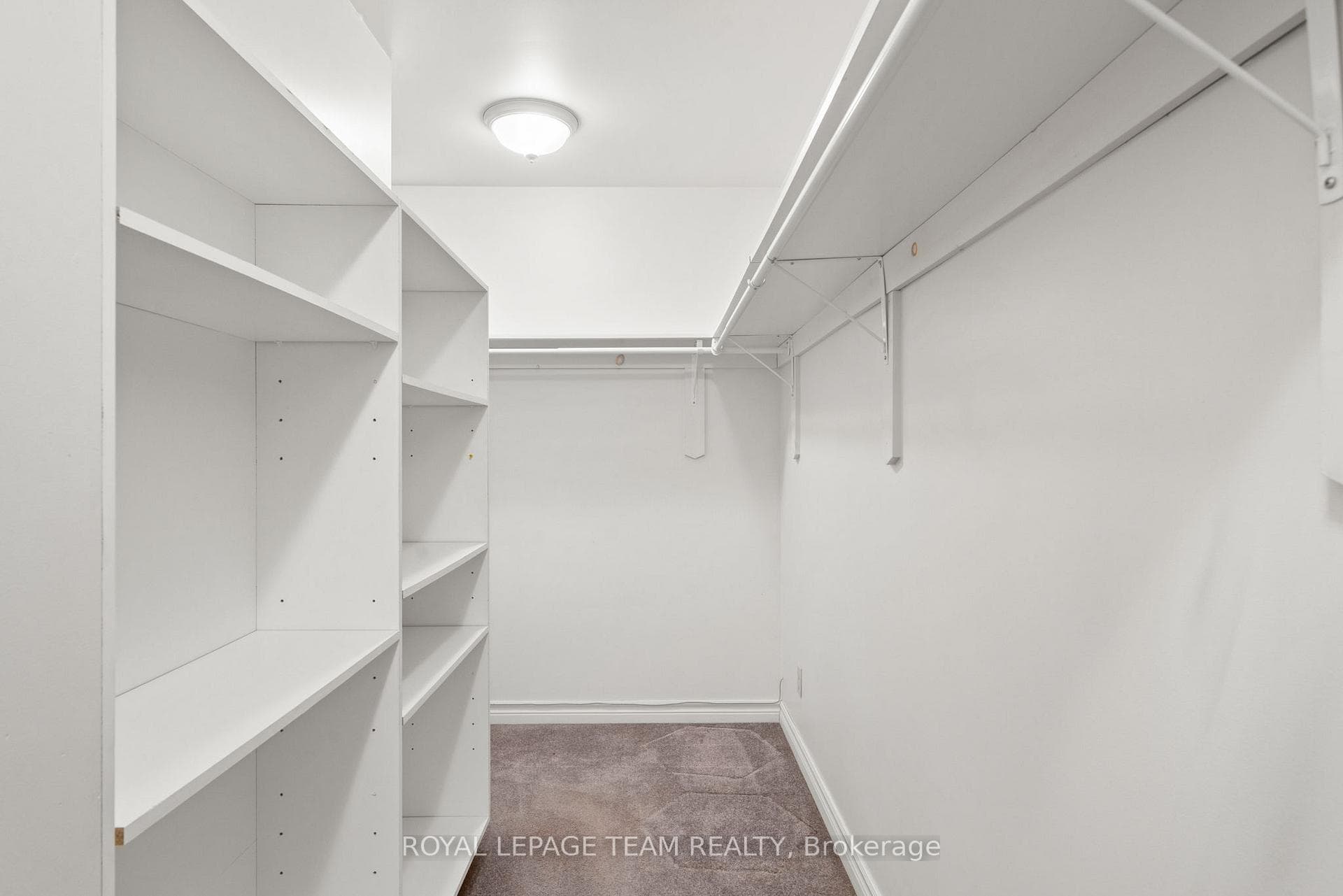 634 Elgin Street photo 23
