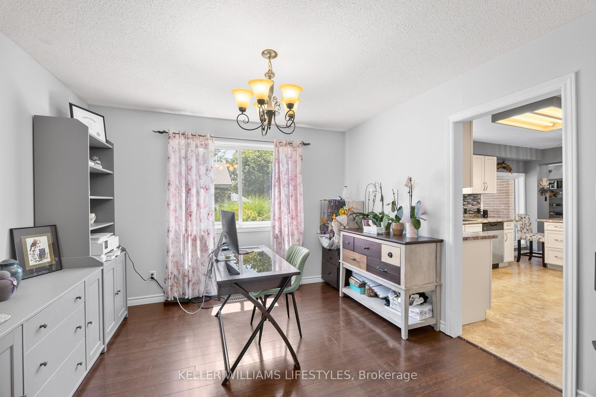 219 Dundas Street photo 17