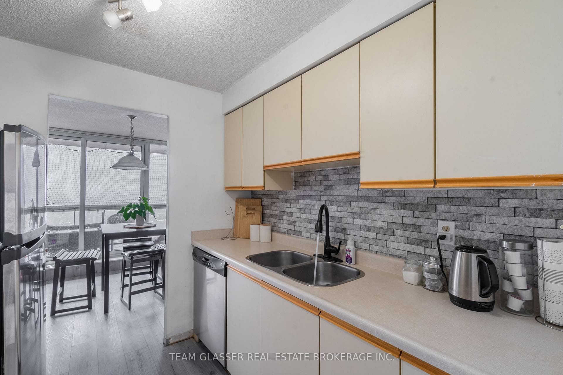363 COLBORNE Street Unit 2305 photo 10