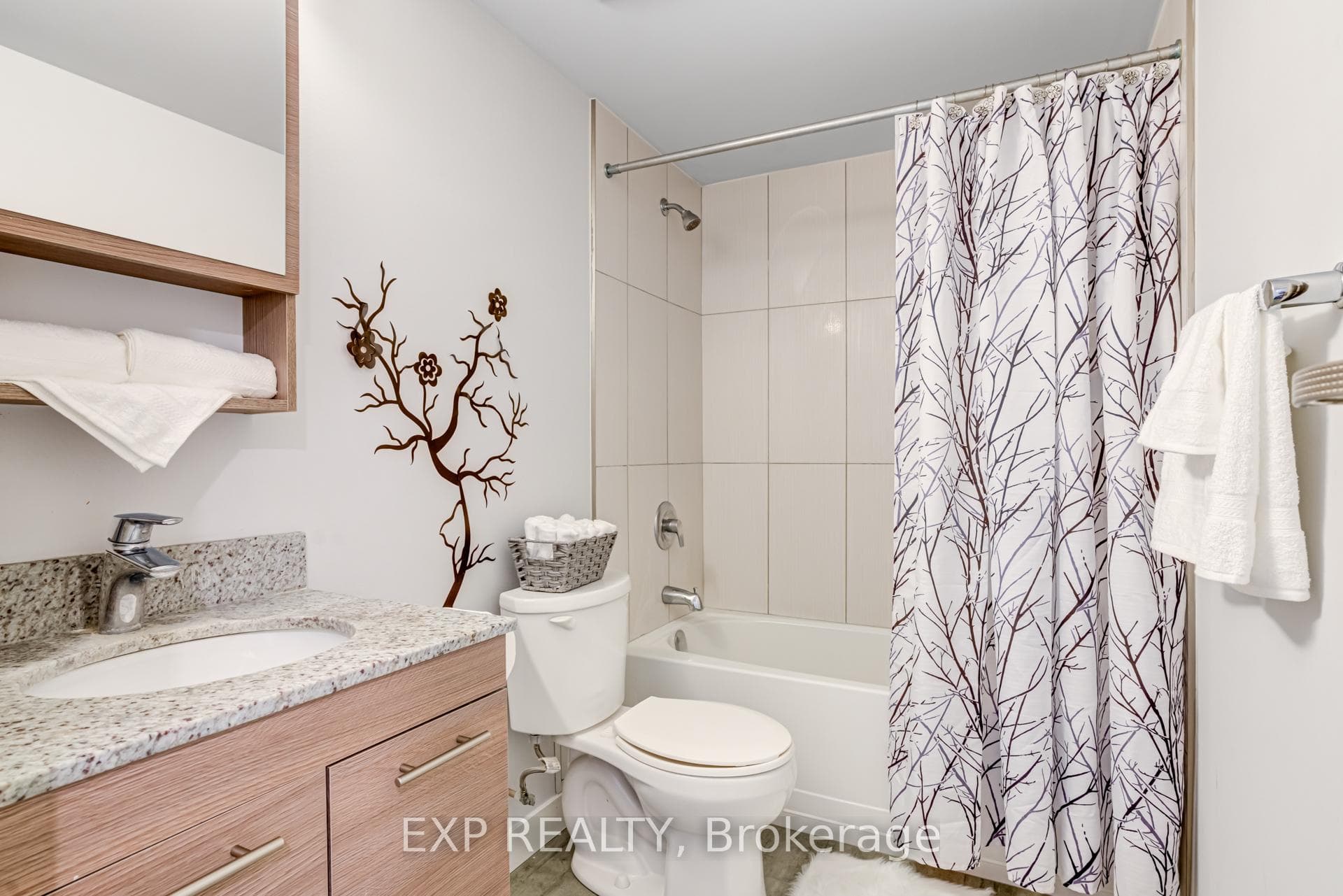 288 Albert Street Unit 106 photo 38