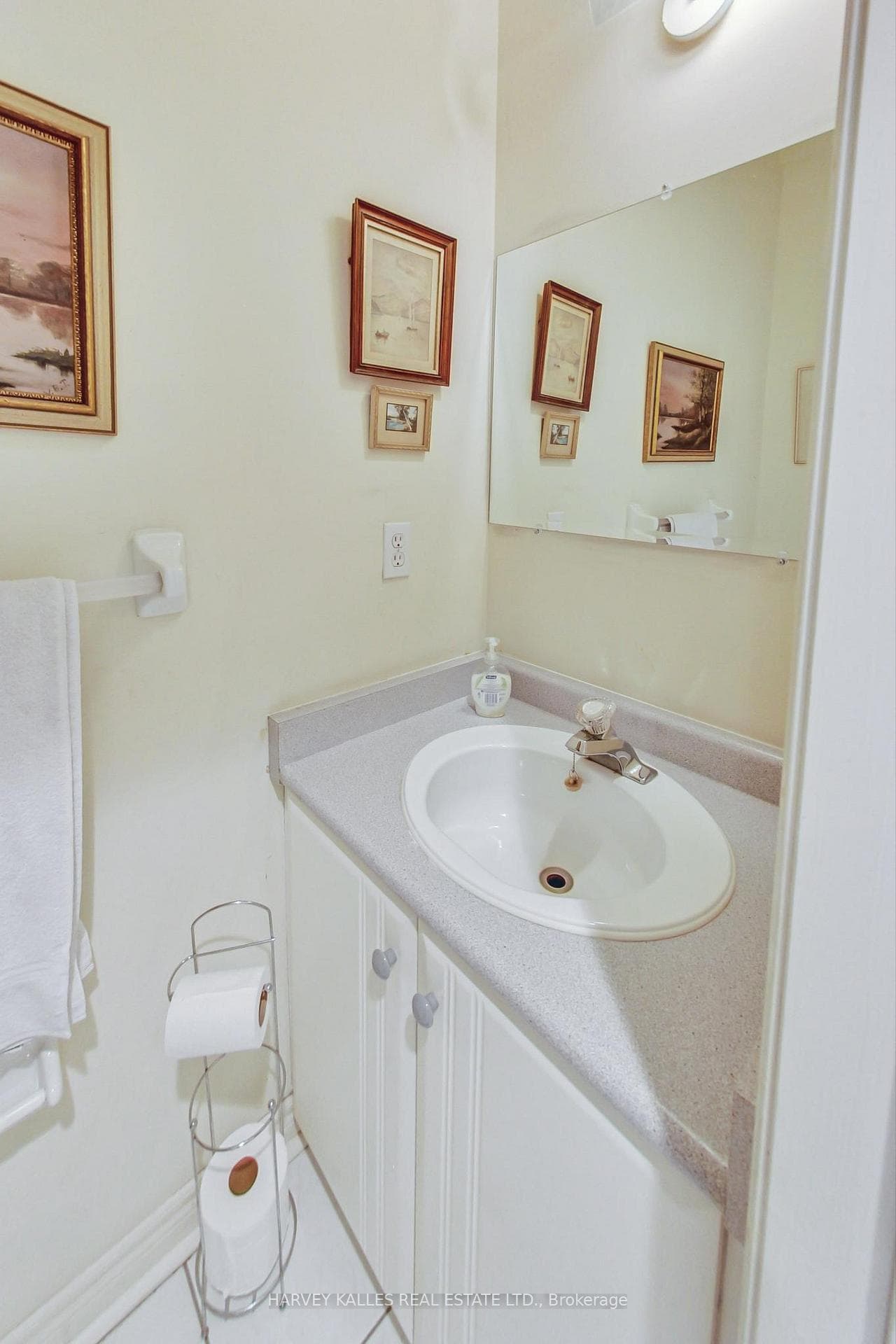 8 Fairholme Avenue photo 11