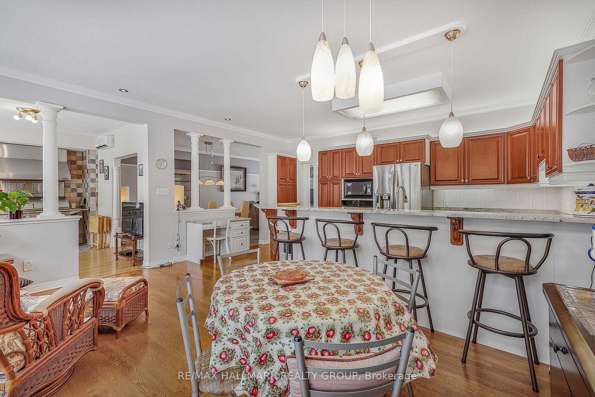 1103 DES PINS Avenue photo 21