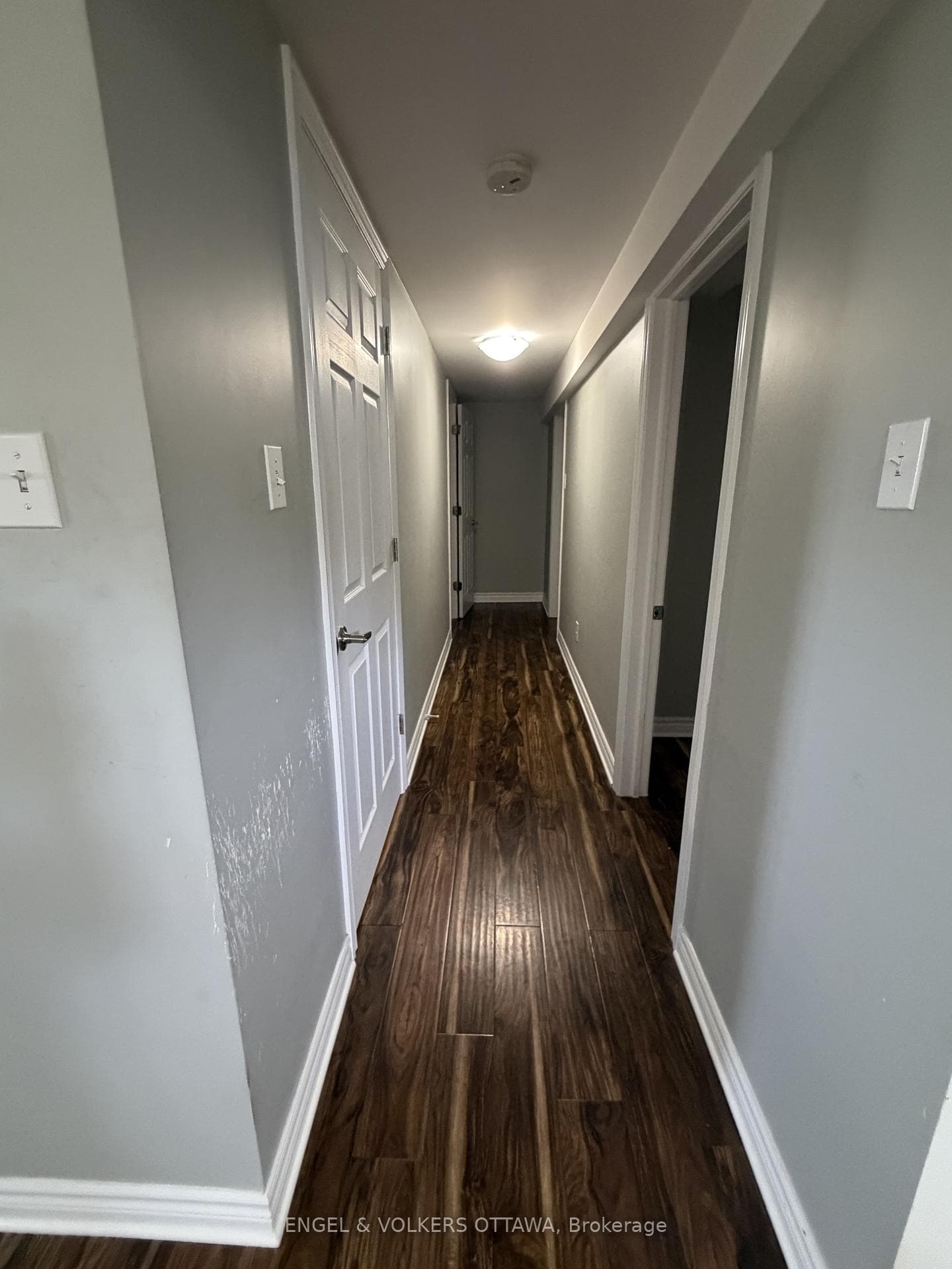 1199 OLD MONTREAL Road Unit B photo 9