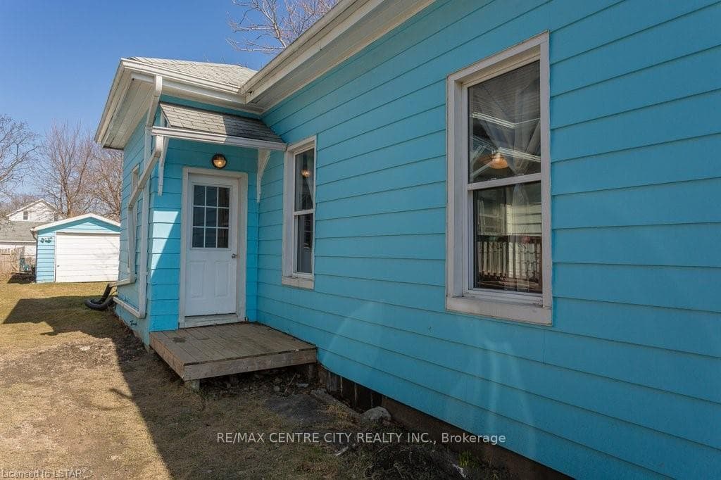 44 ERIE Street photo 28