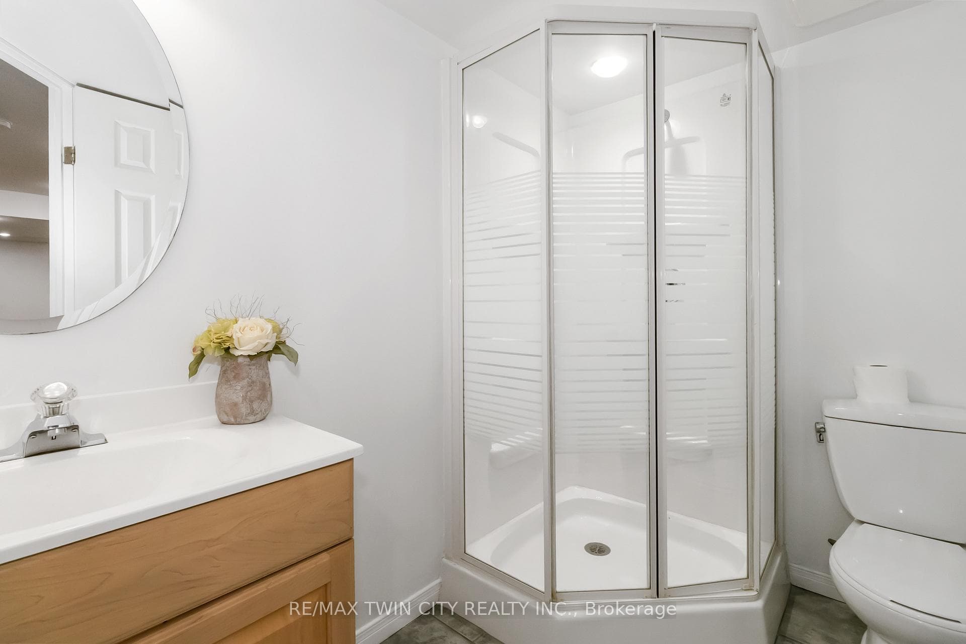 lower level 3pc bath