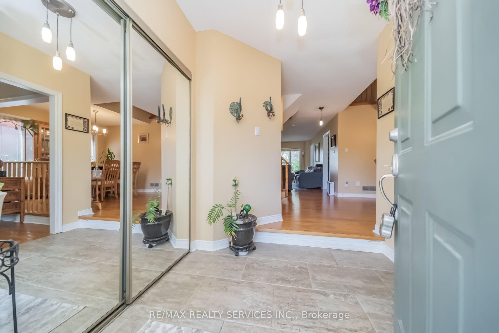 76 Leeward Drive photo 9