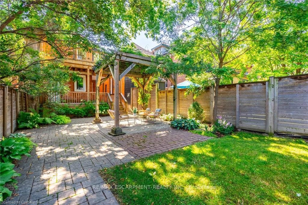 24 Bruce Street photo 32