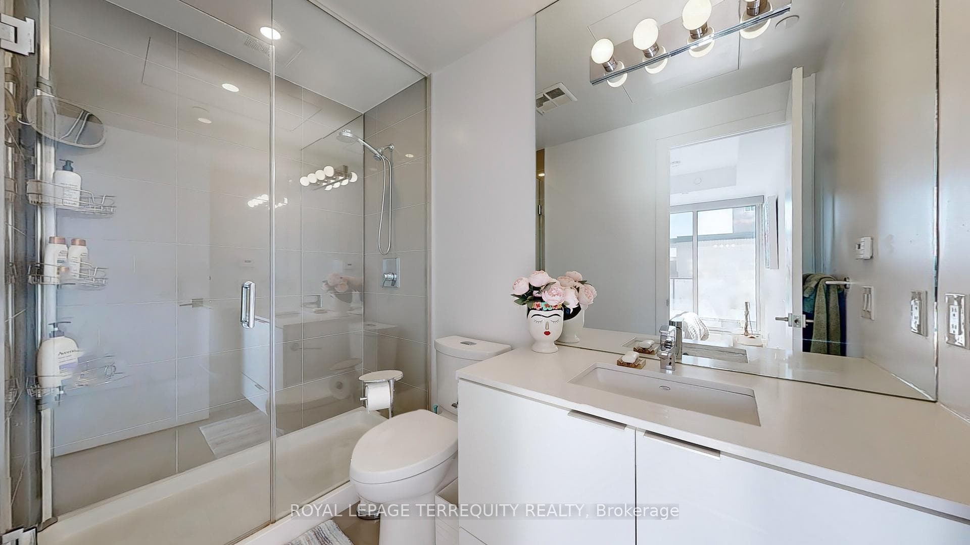 609 Avenue Road Unit 906 photo 13