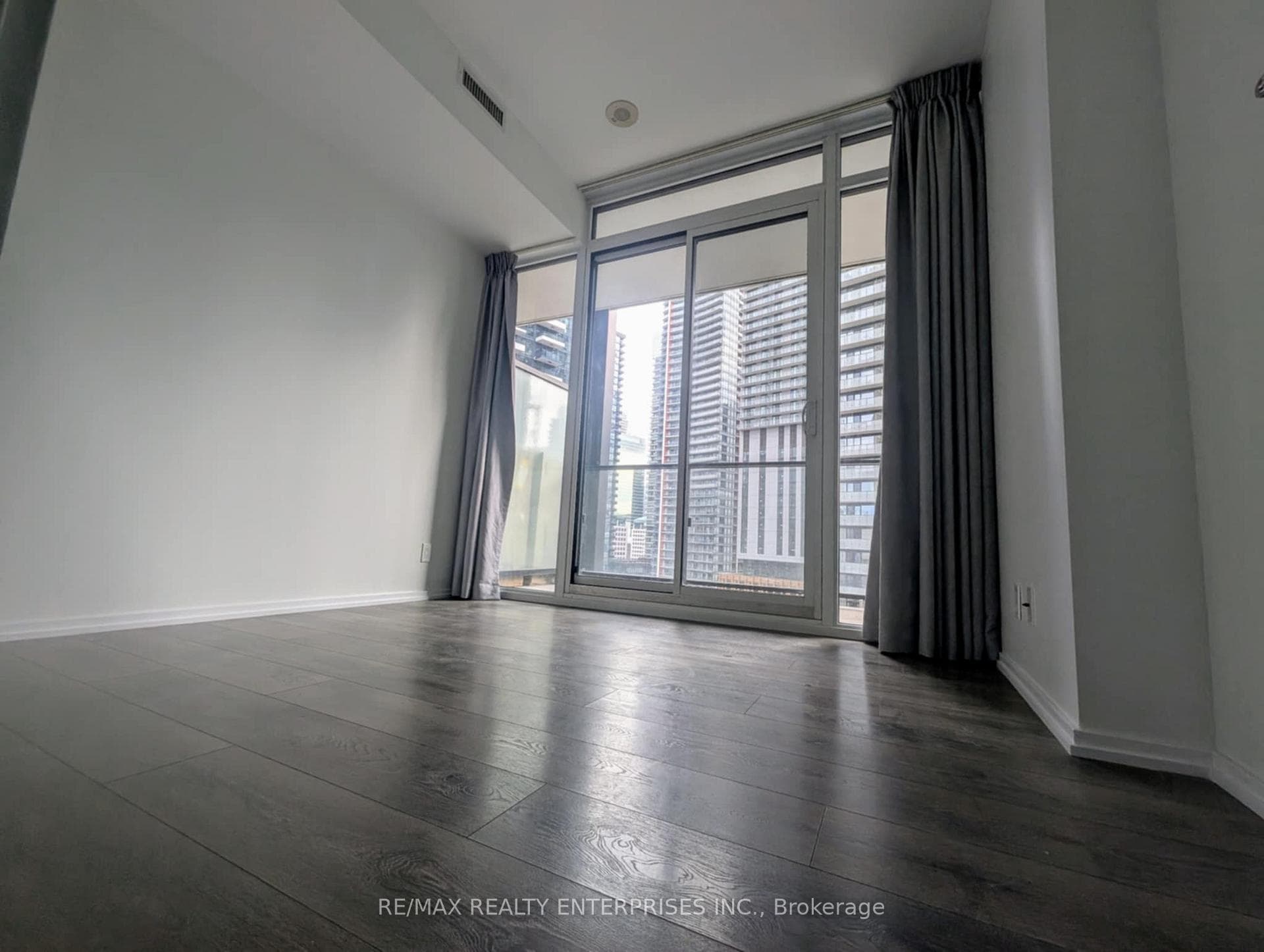 125 Peter Street Unit 1301 photo 9