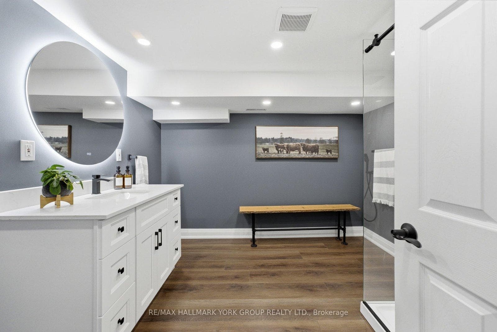 54 Twmarc Avenue photo 35
