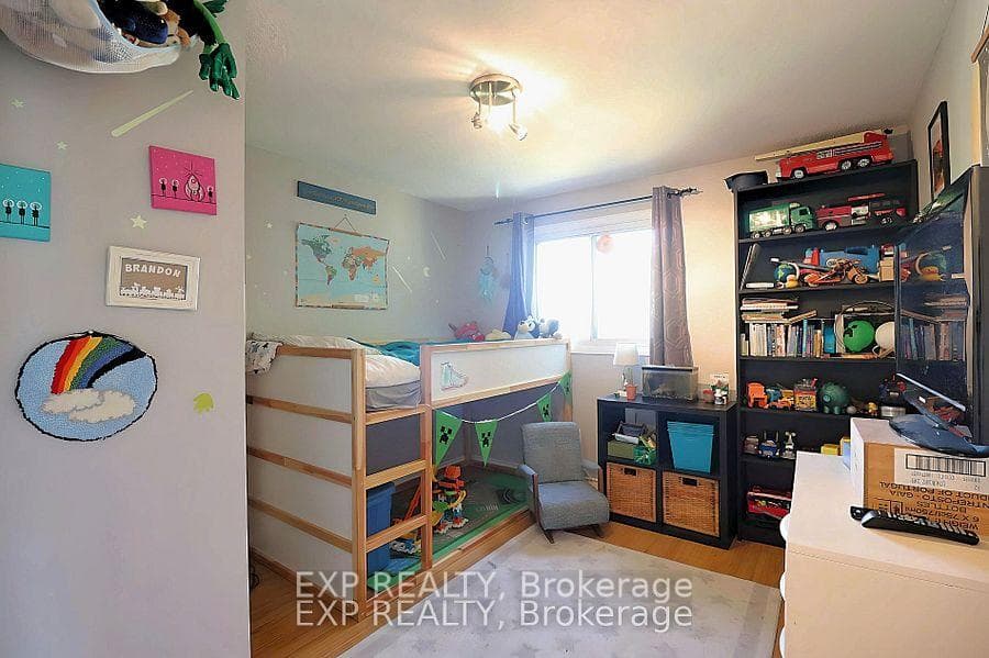 142 Royal Salisbury Way photo 20