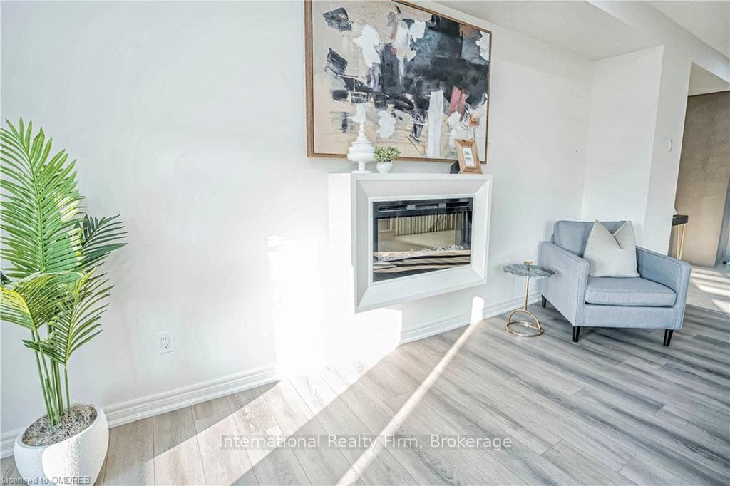 490 SILVER MAPLE Road photo 19