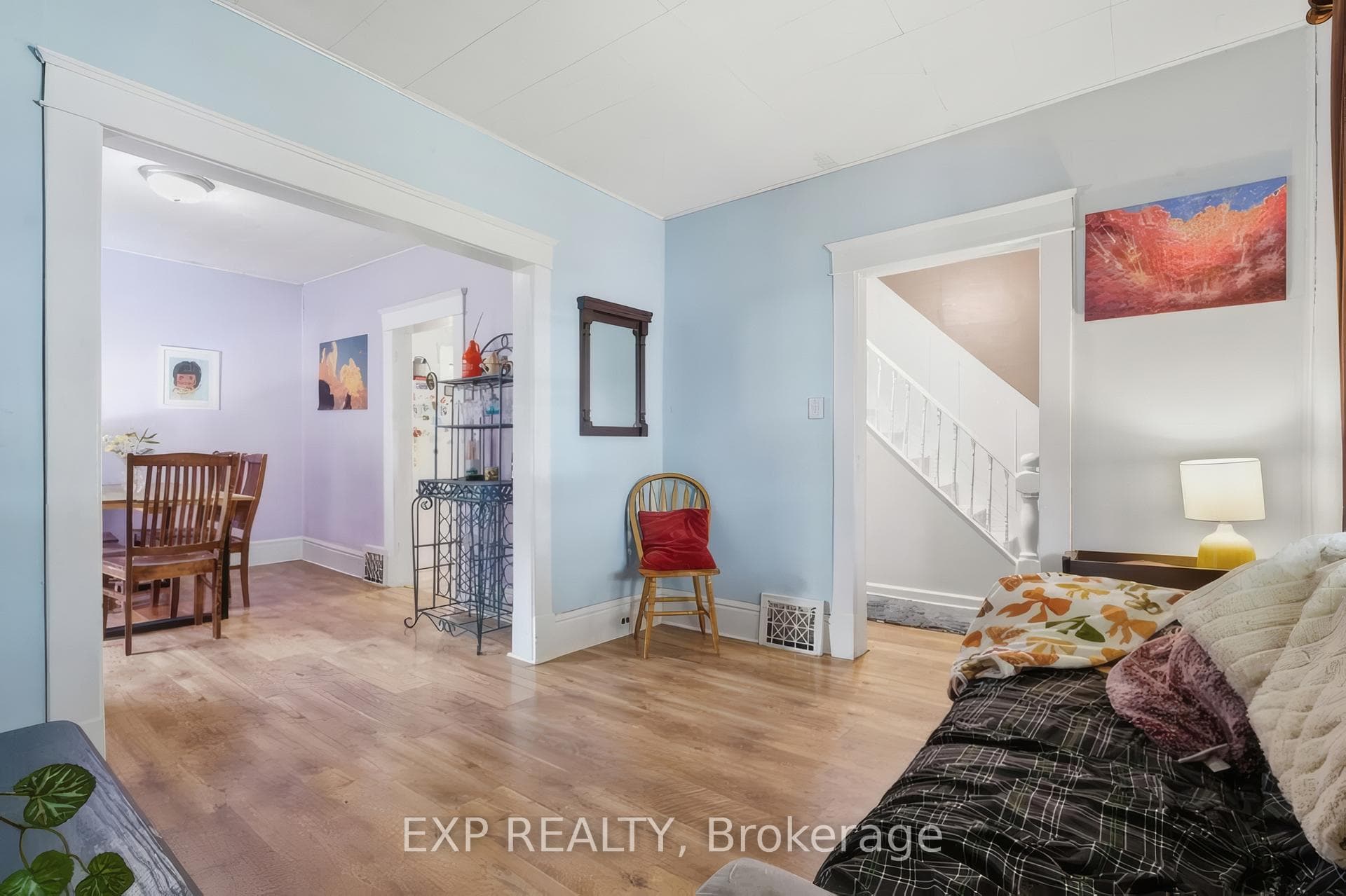 572 Downie Street photo 9