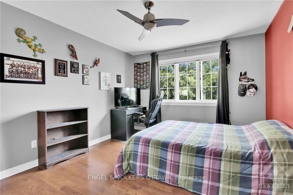 20 FLINTRIDGE Crescent photo 21