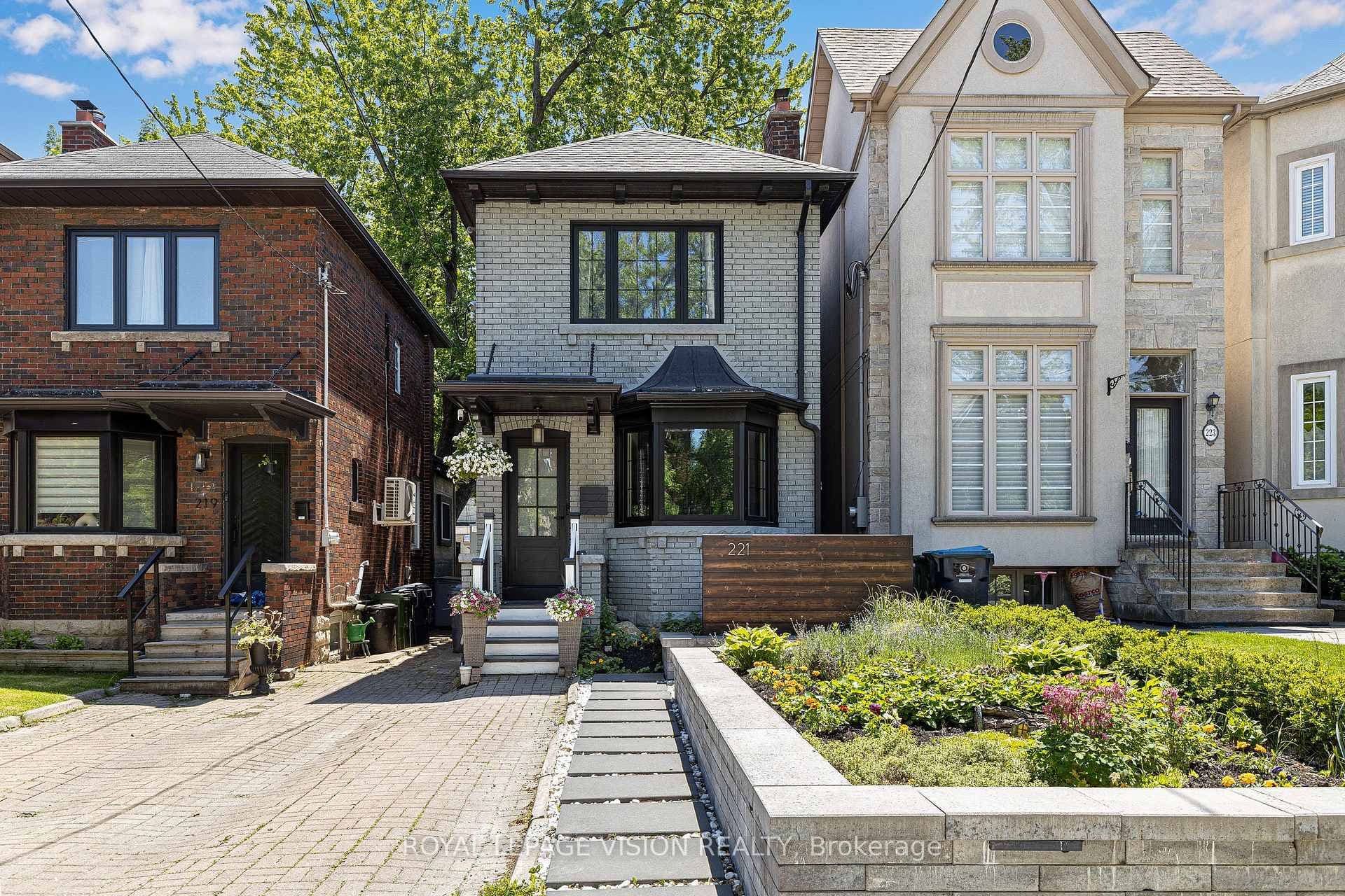 221 Bedford Park Avenue photo 2