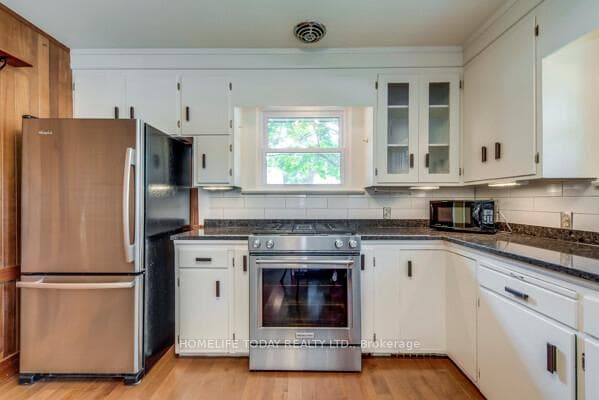 182 Forsyth Drive photo 13