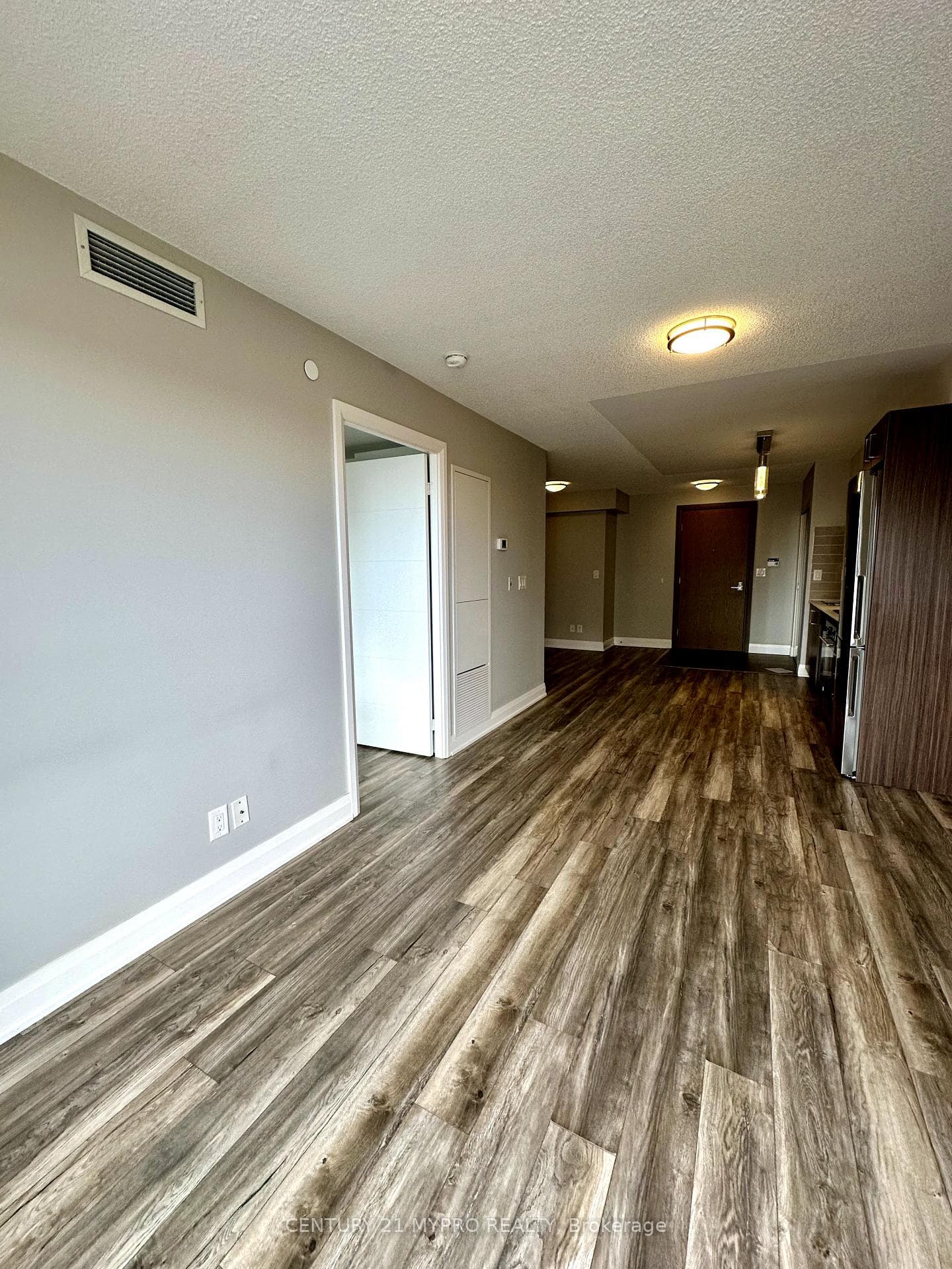 18 Uptown Drive Unit 1903 photo 9