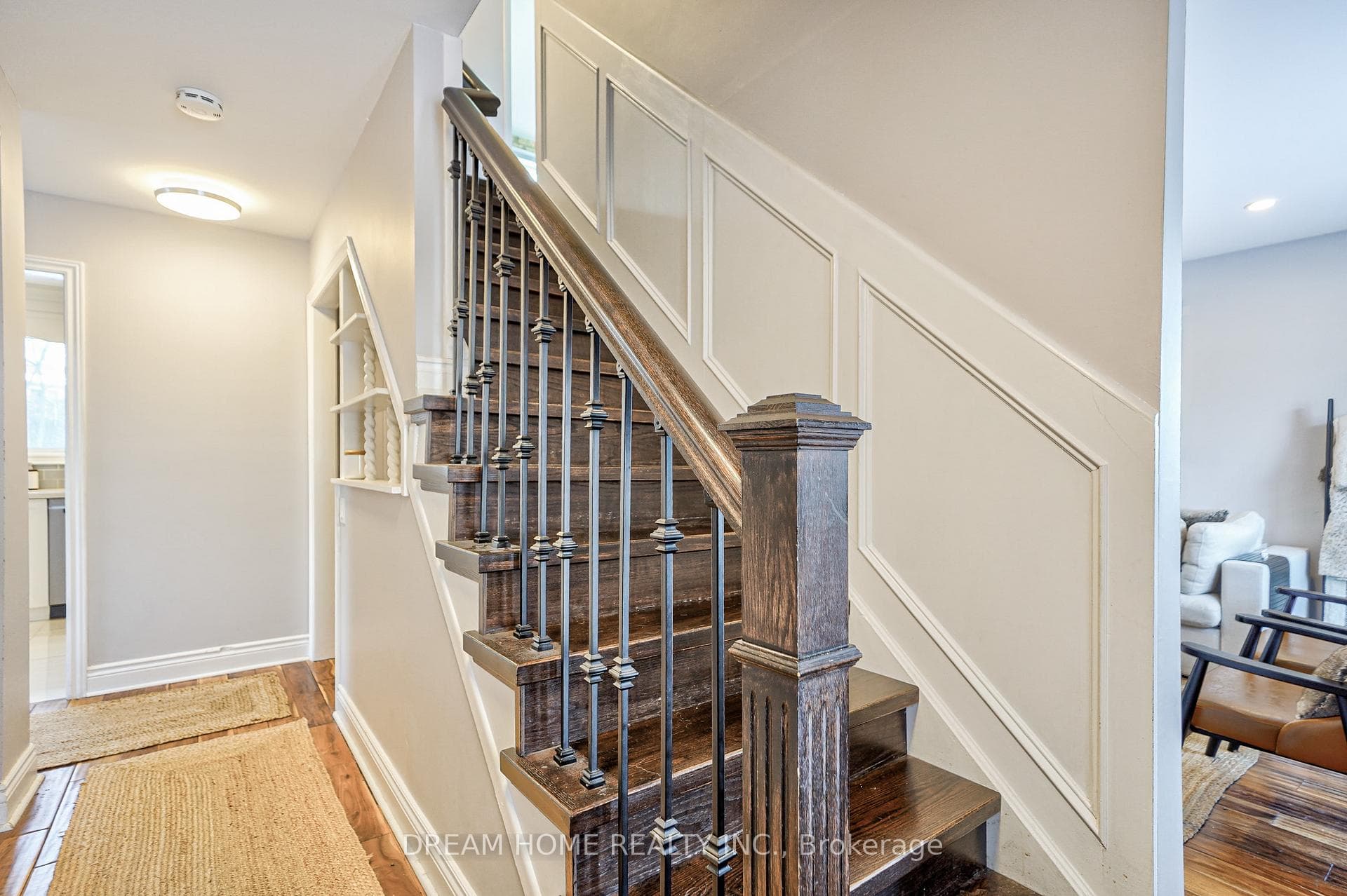 417 Borden Avenue photo 4