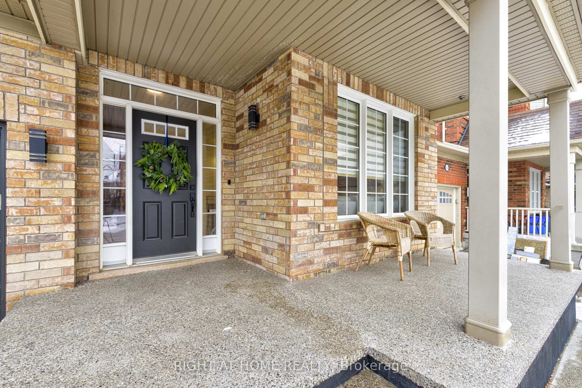 796 Rayner Court photo 3