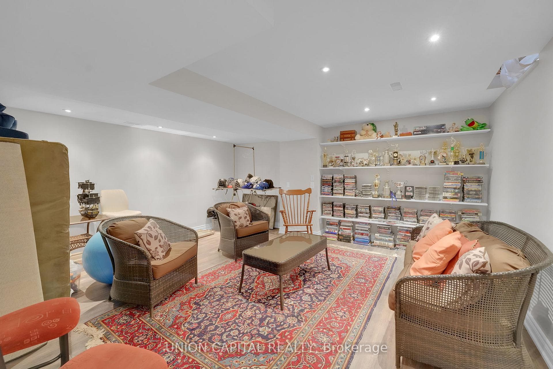 12 Reesor Place photo 34