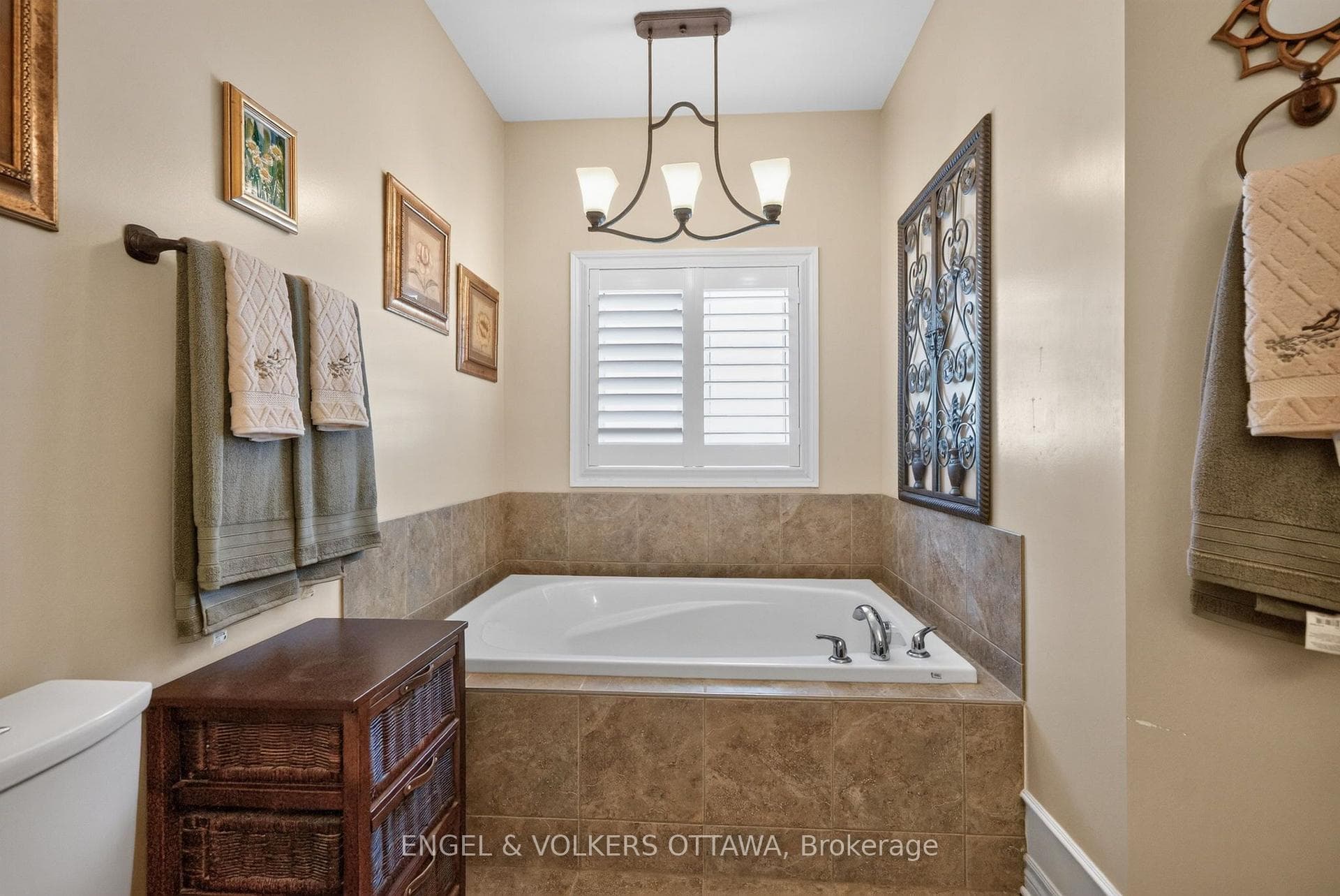 106 Equinelle Drive photo 19