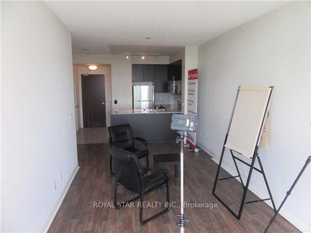 339 Rathburn Road Unit 1807 photo 8
