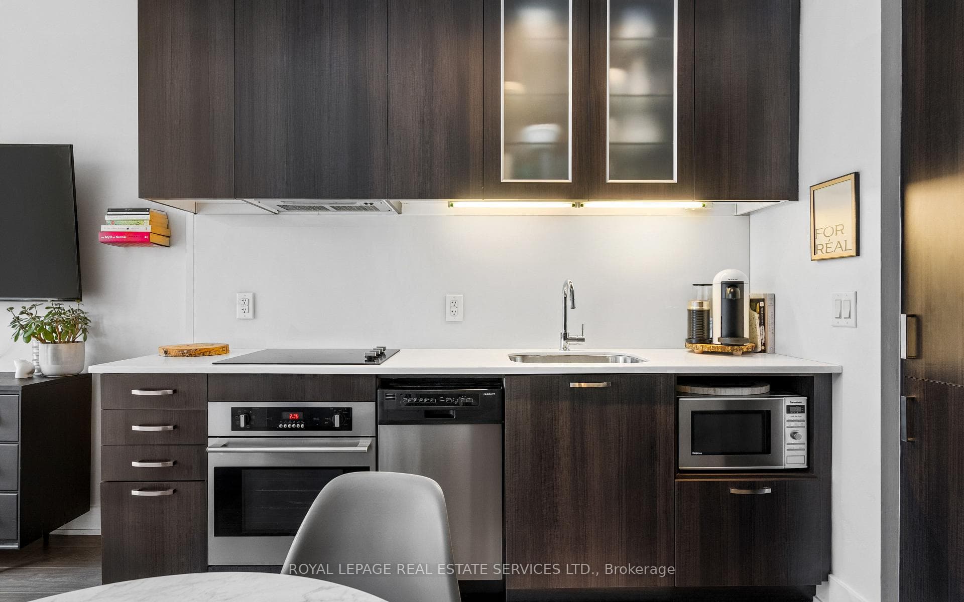 508 Wellington Street Unit 611 photo 13