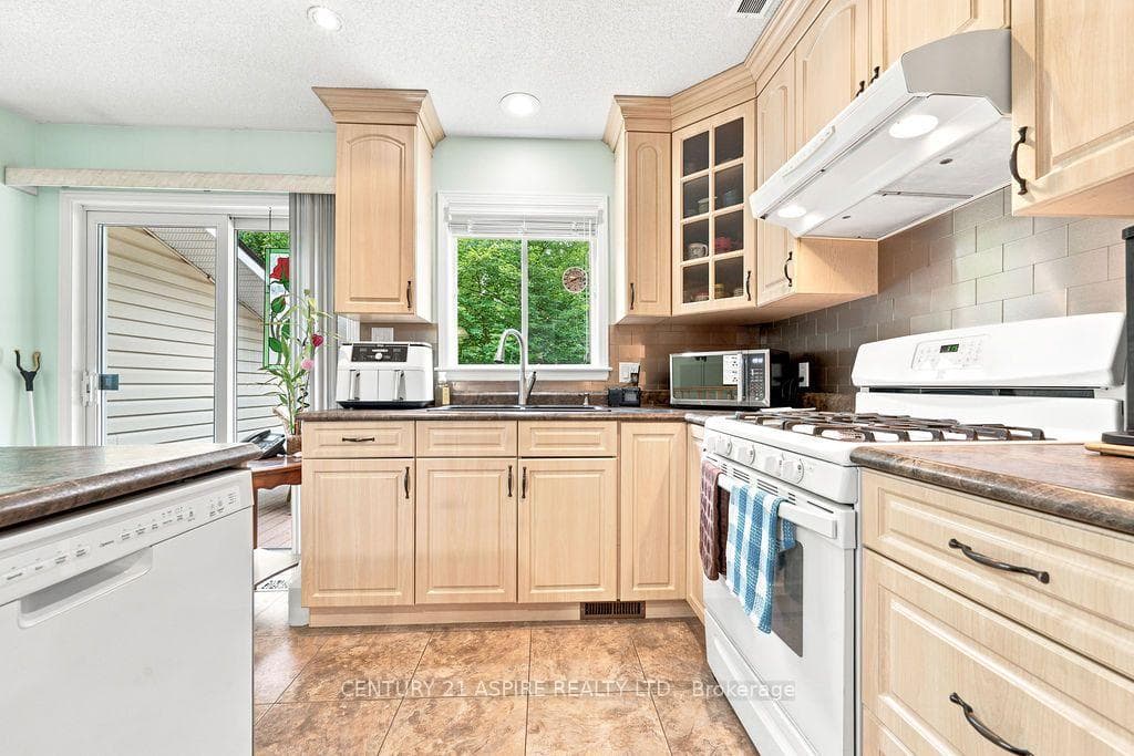 23 Cardinal Crescent photo 11