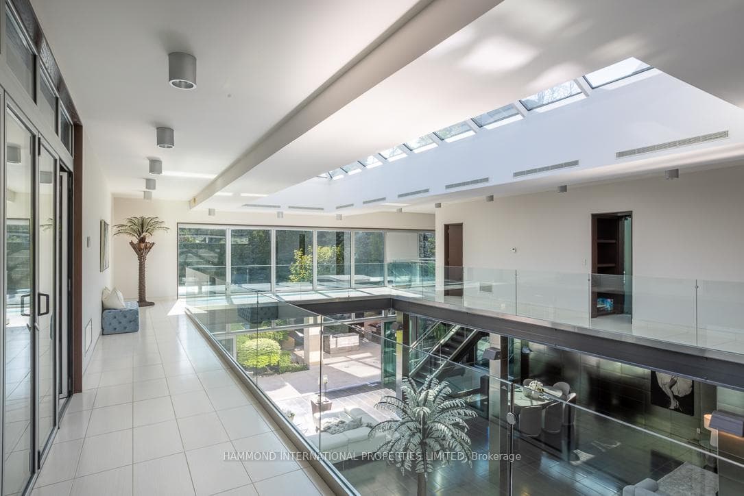 16 Limcombe Drive photo 33